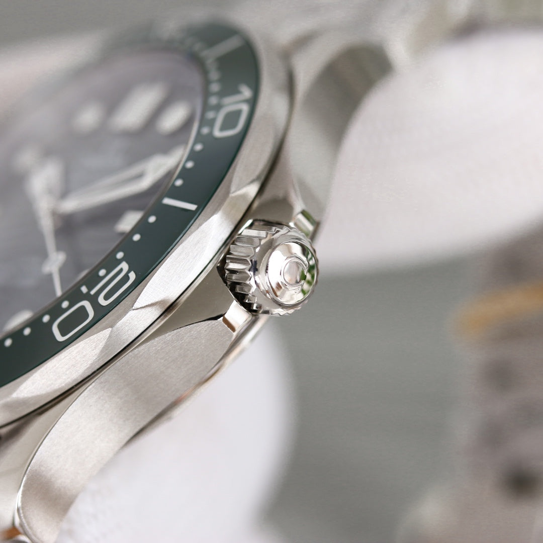SEAMASTER DIVER 300 CUSTOM GREEN DIAL