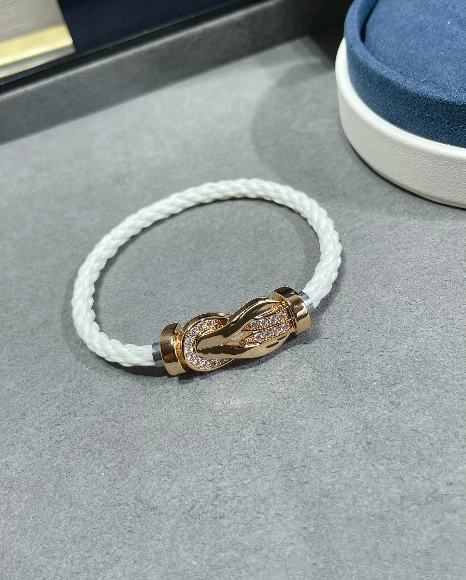 FORCE 10 MEDIUM INFINIE WHITE CORDERIE HALF DIAMOND