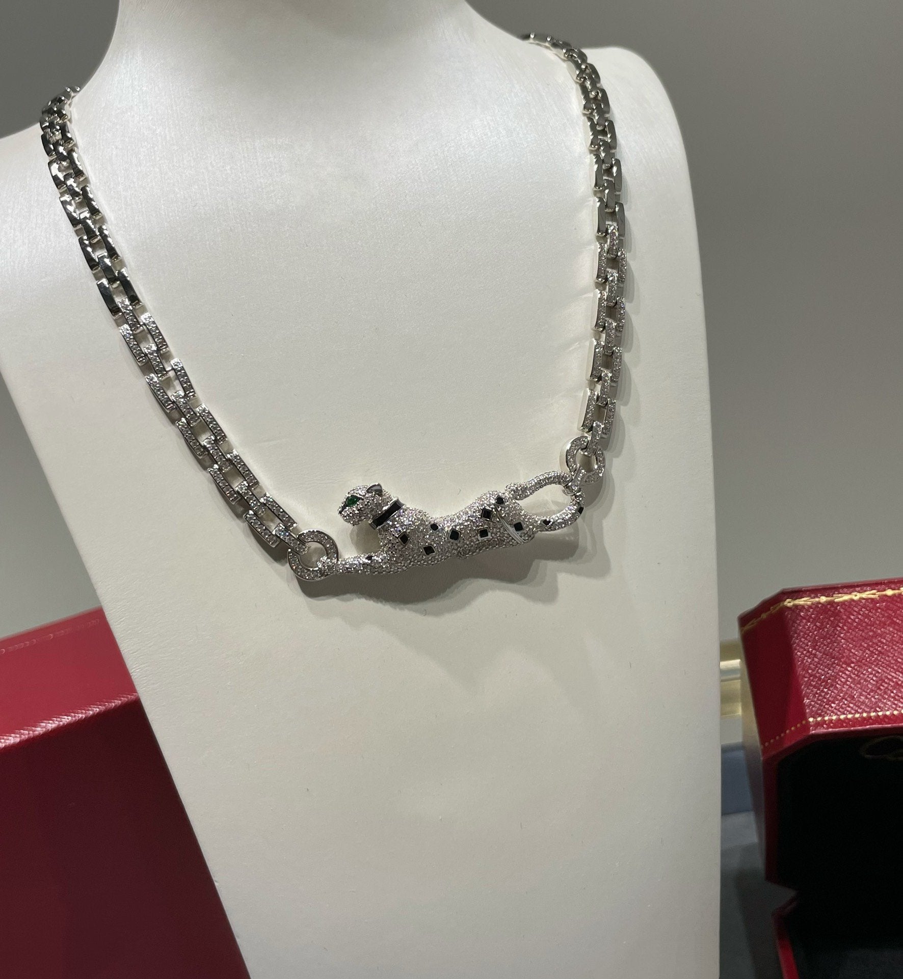 PANTHERE DE CARTI SILVER DIAMOND ONYX CHAIN NECKLACE