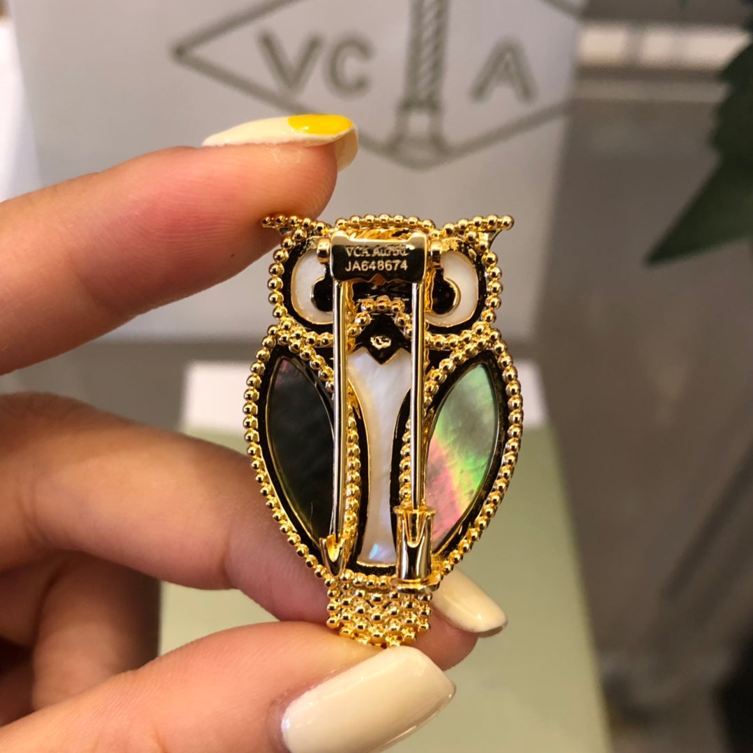 VCA Brooch 05