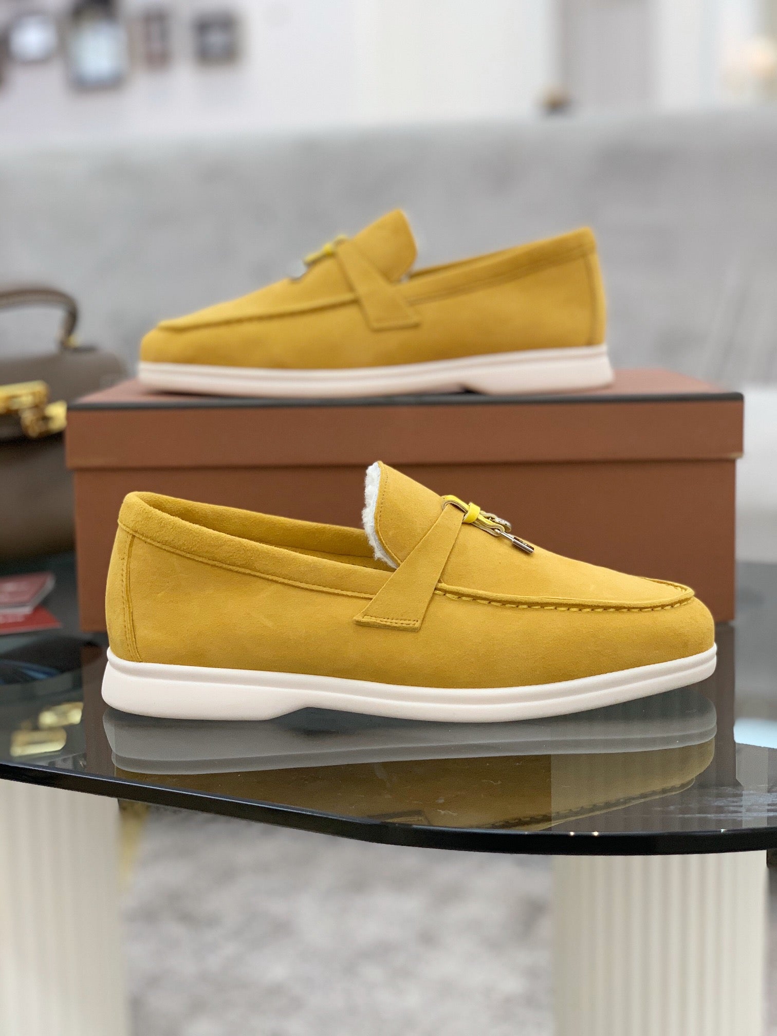 LP 26SS Summer Charm Walk Loafer Yellow Suede Wool 606485