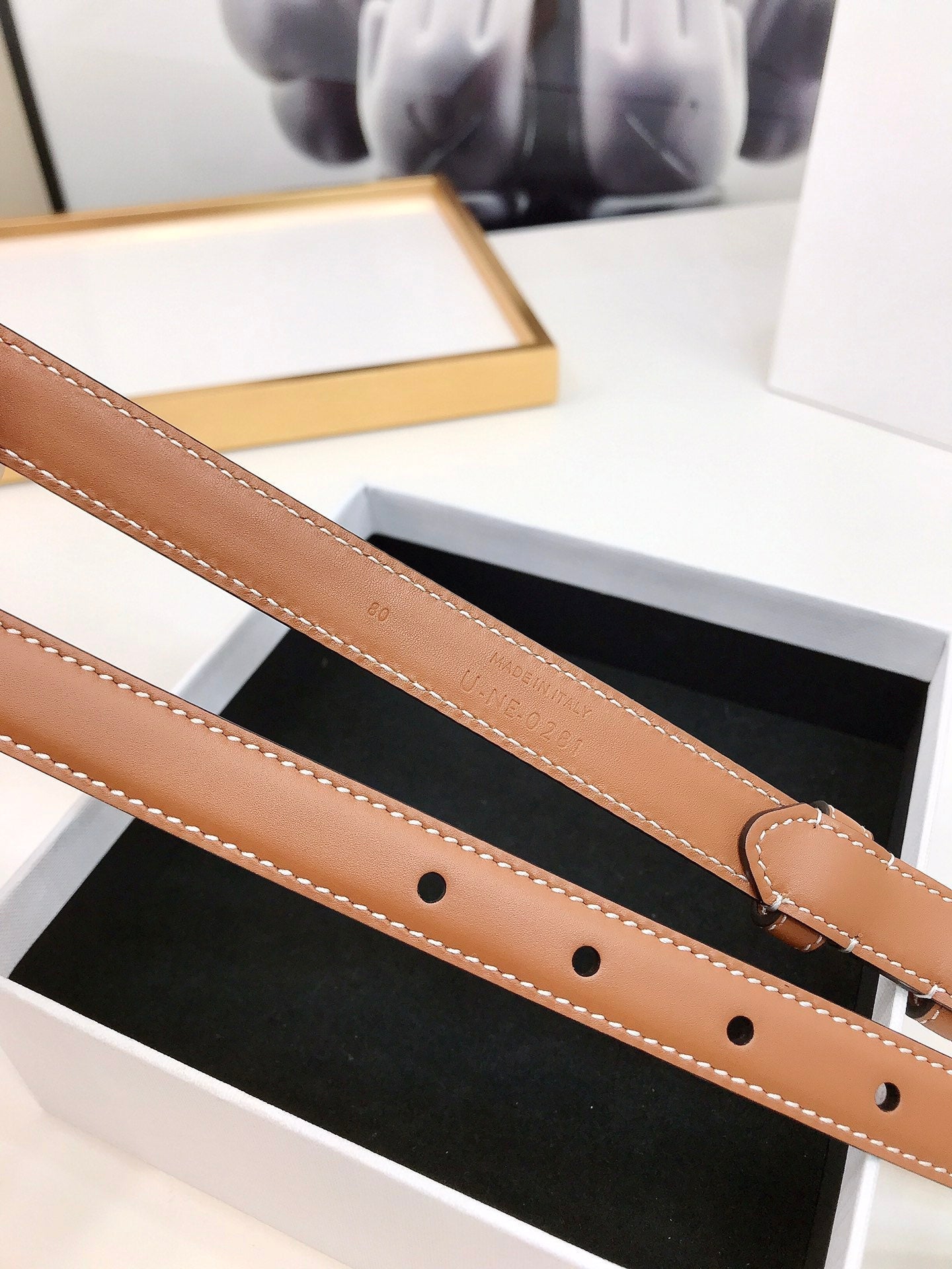 CL Gold 18mm Triomphe Enamel Saddle Brown Cowhide 608385