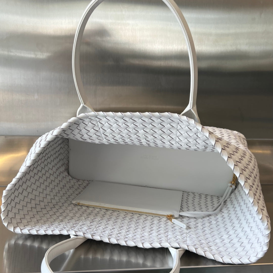 LARGE CABAT 51 IN WHITE LAMBSKIN