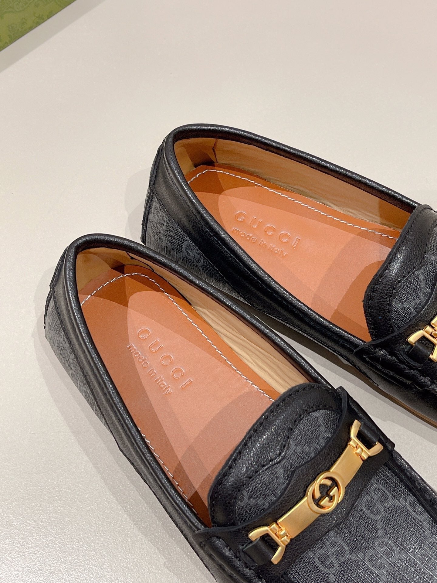 GG Men's Alessandro Loafer Black Cowhide 557578