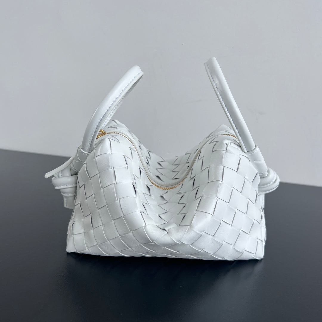 BV Loop Top Handle 19cm White Lambskin