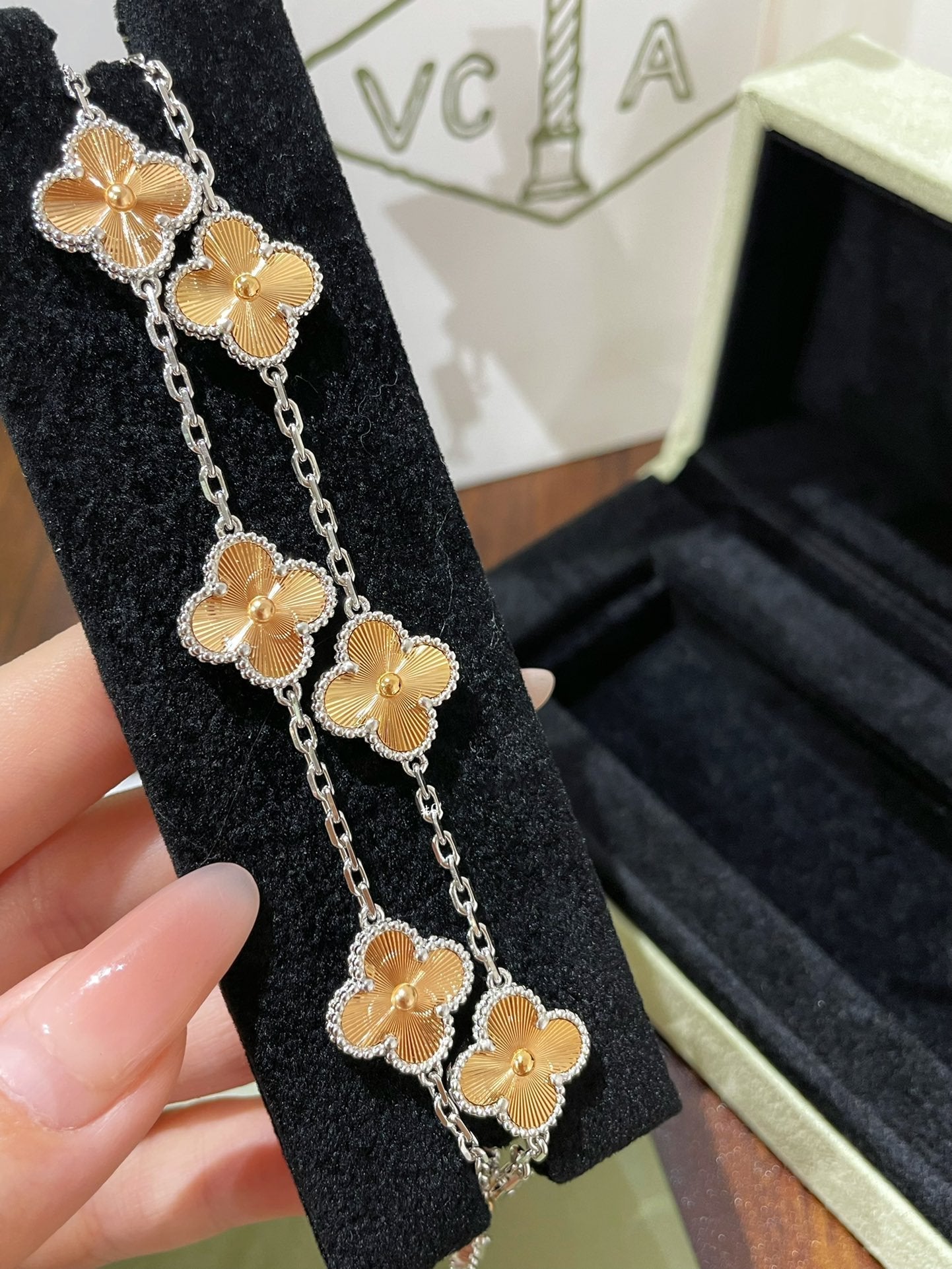 CLOVER 5 MOTIF PINK GOLD SILVER BRACELET