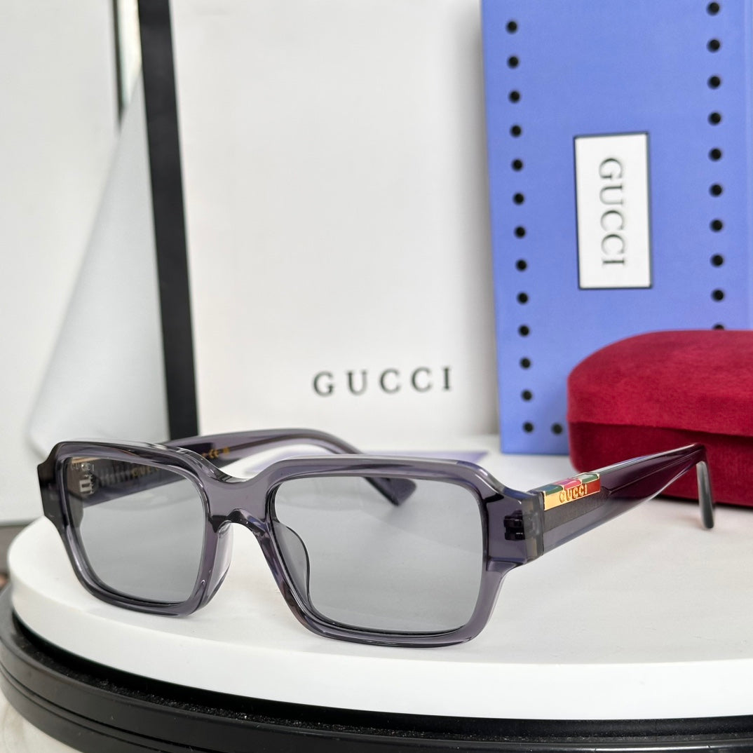 Gucci Sunglasses 679444