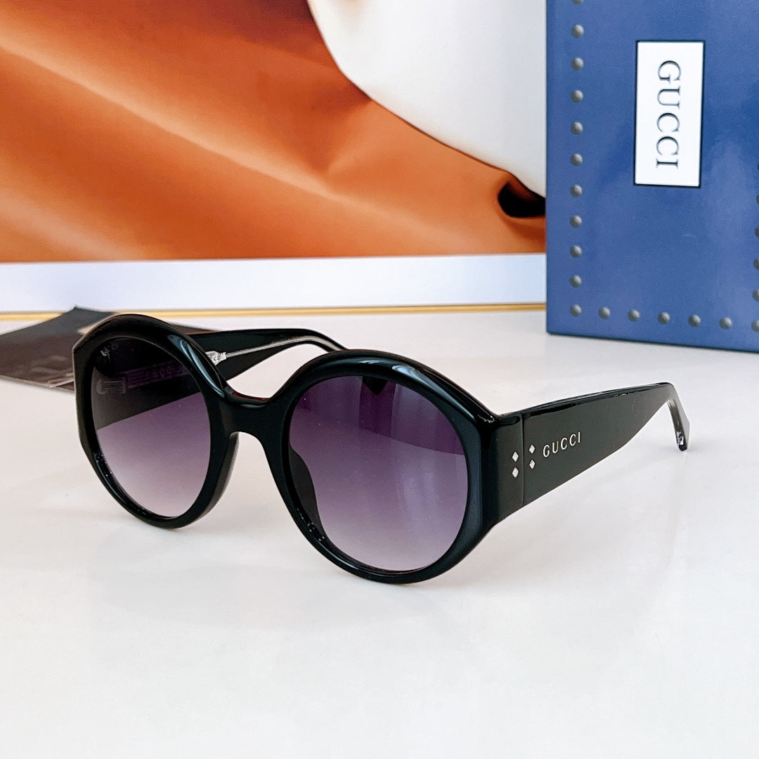 Gucci Sunglasses 698848
