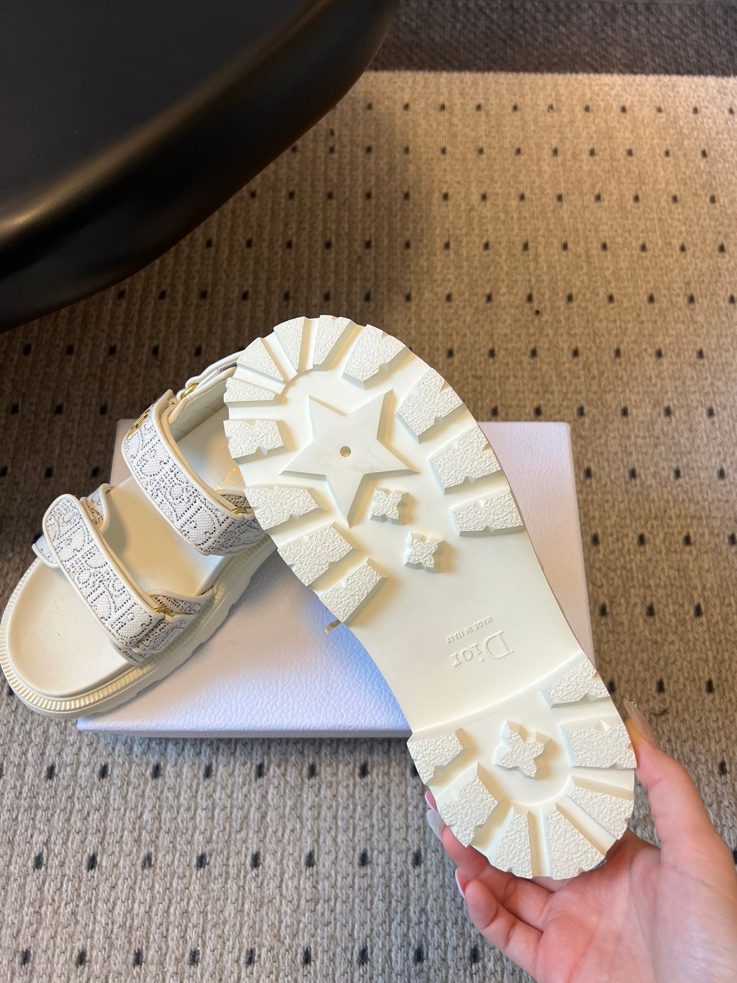 CD 26 Platform Sandals White Sheepskin Embroidered Fabric 621796