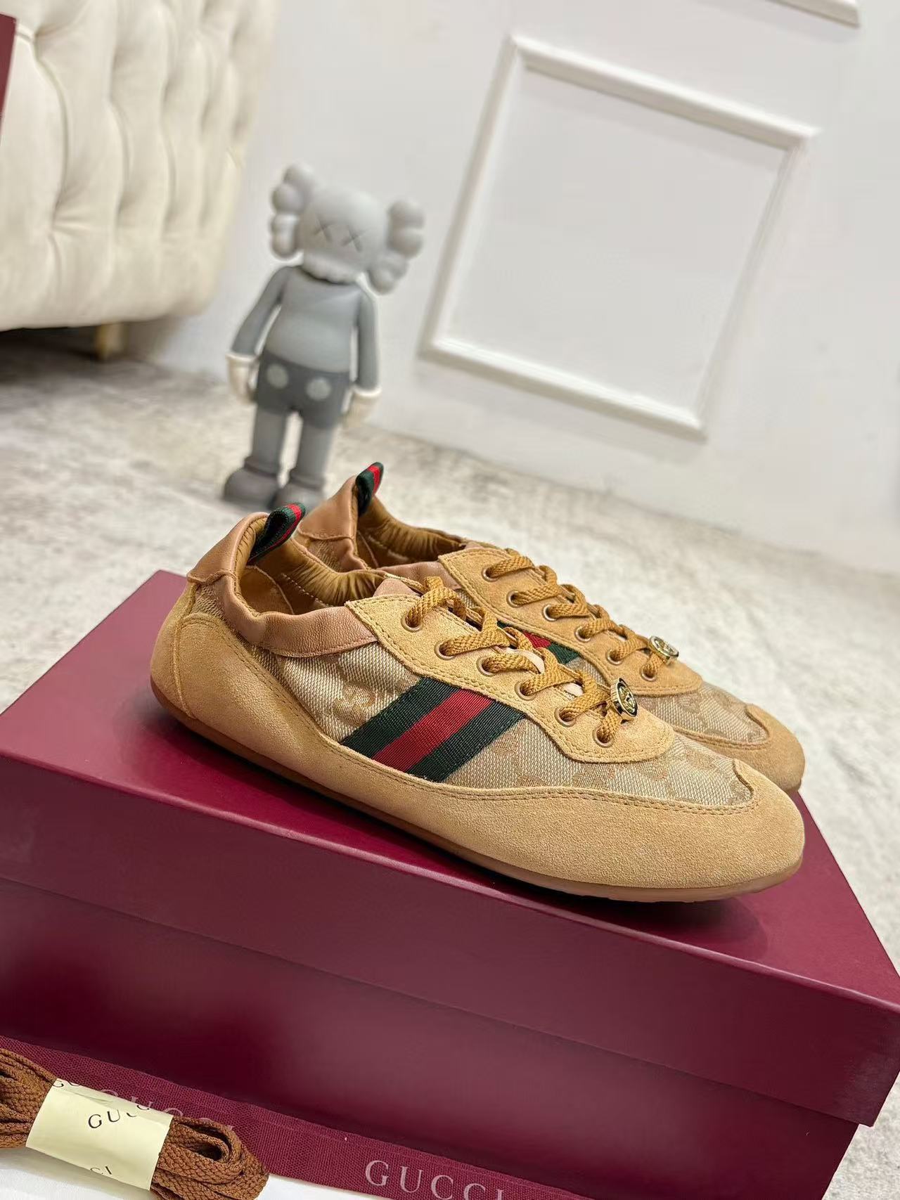 Gucci 25 Sneaker Tan Suede Fabric