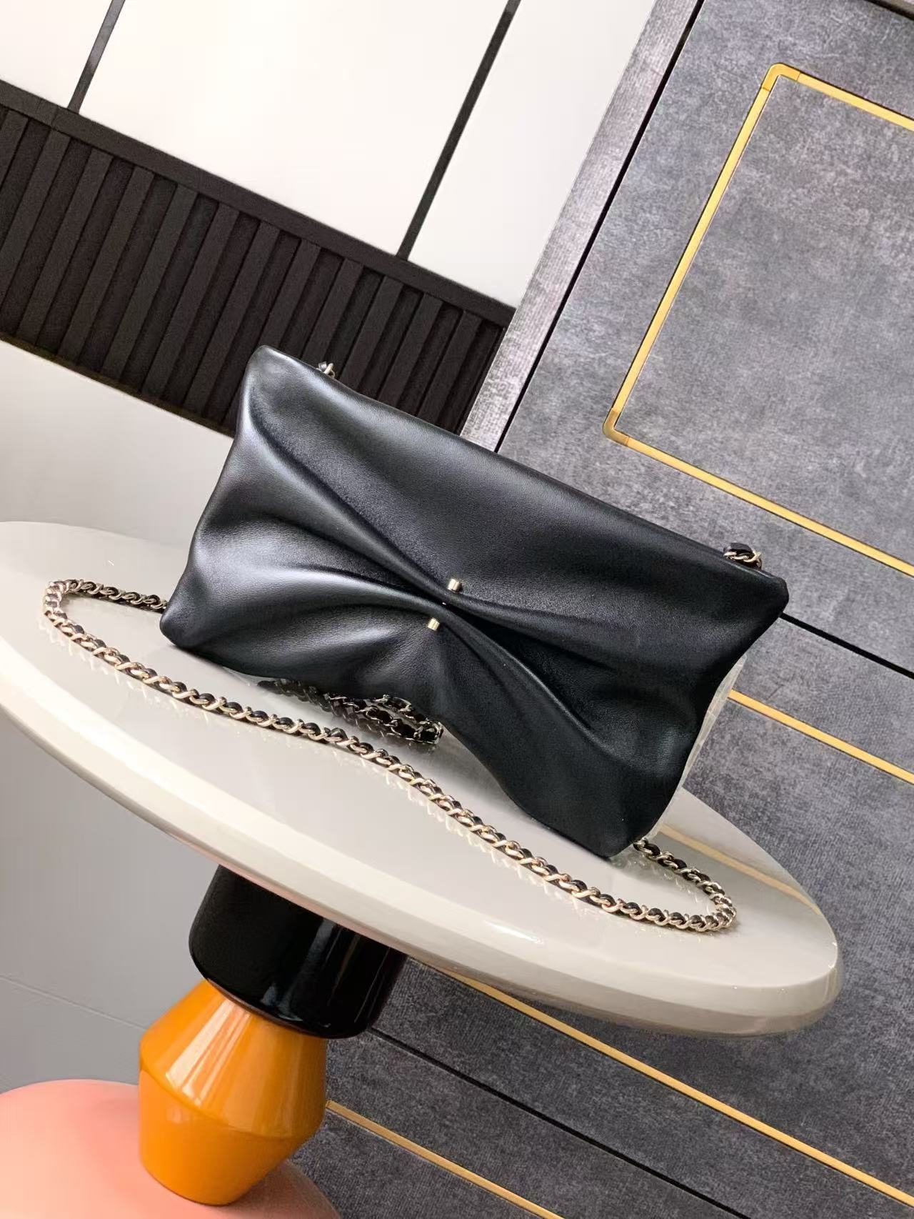 Chanel 2025 Shiny Pearl Clutch With Chain Bag 24cm Black Lambskin