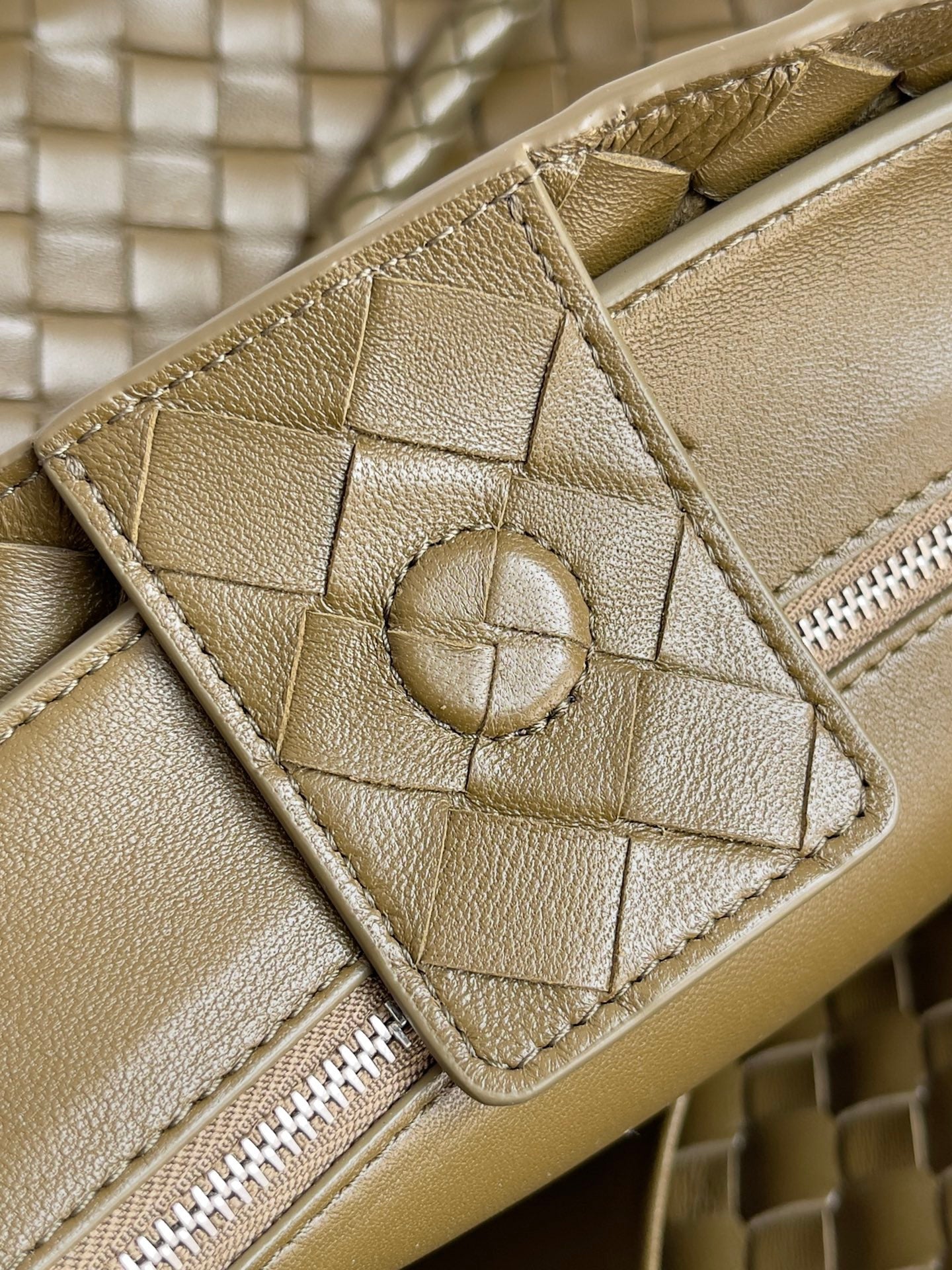 Bottega Veneta 2026 Andiamo Bag 42cm Muddy Brown Nappa Leather