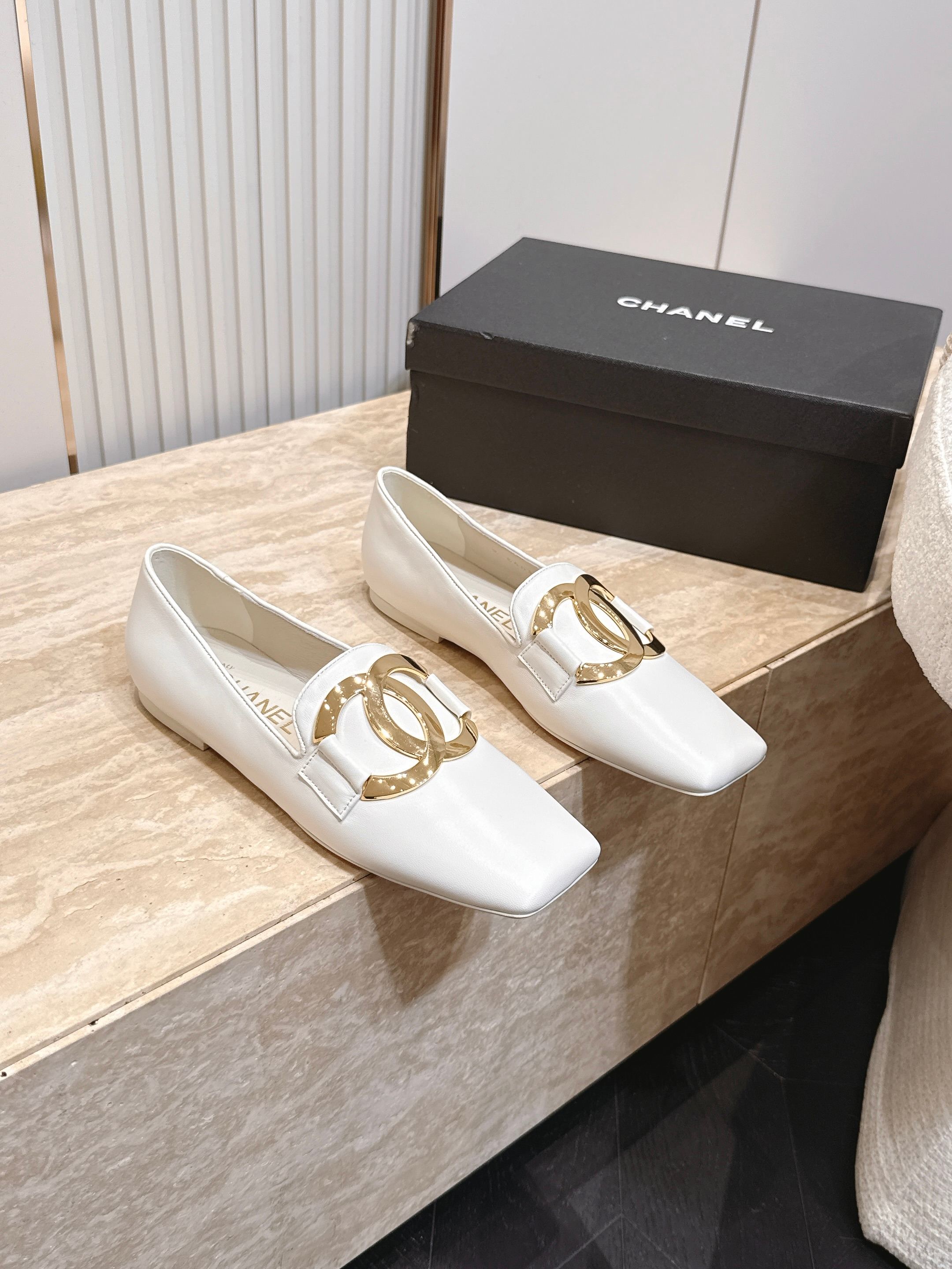 Channel 2026 Loafer 10mm Suede Calfskin 899021