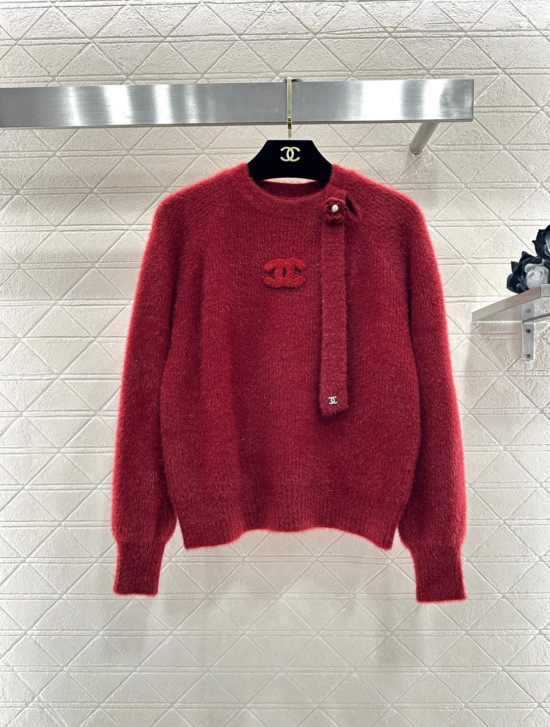 CC 26 Cashmere Sweater With Pearl Wheat Brooch Logo 807115