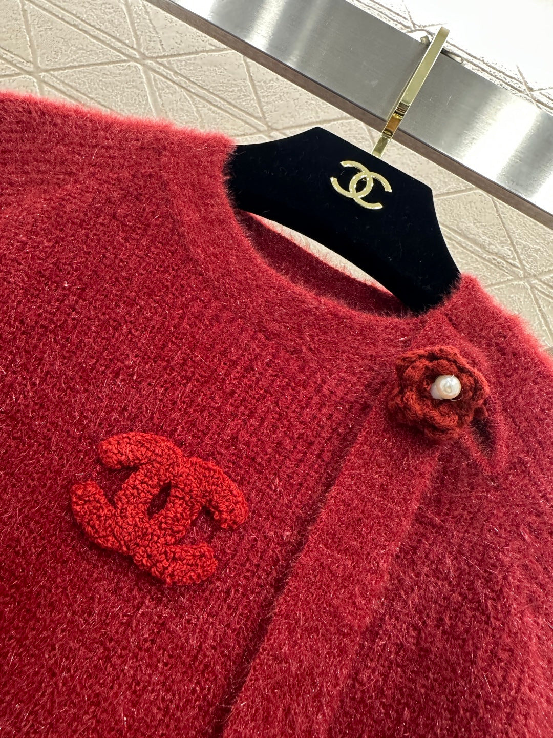 CC 26 Cashmere Sweater With Pearl Wheat Brooch Logo 807115