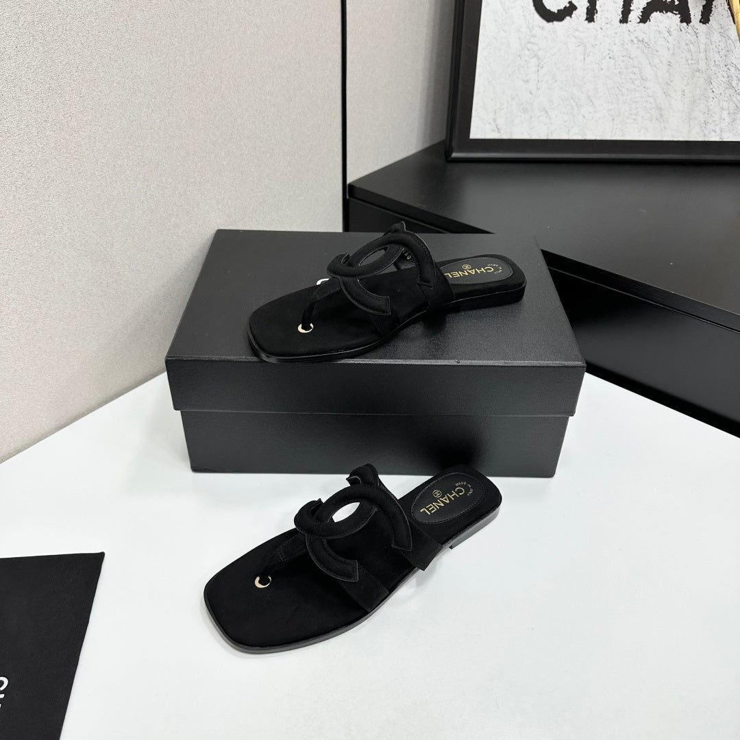Chanel 2026 Flat Filp-Flops Leather Cowhide 822819