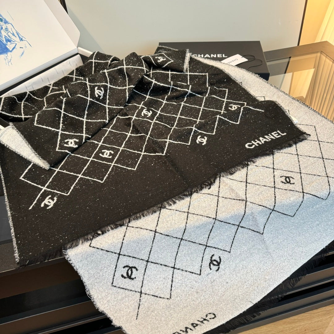 CC 25 Diamond Logo Scarf 198cm Black Sheep Wool 293476