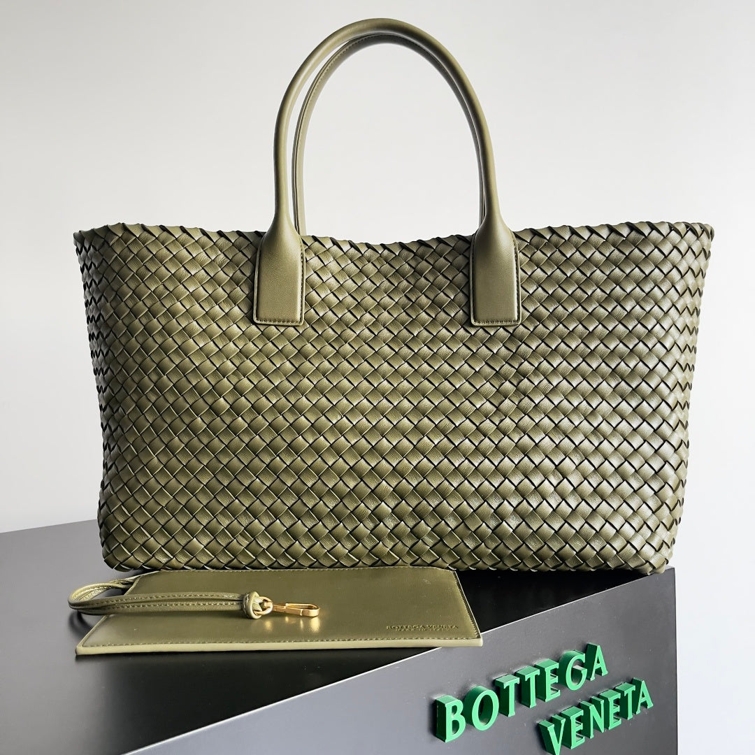Bottega Veneta 2026 Cabat Tote Bag 51cm Green Lambskin 135812