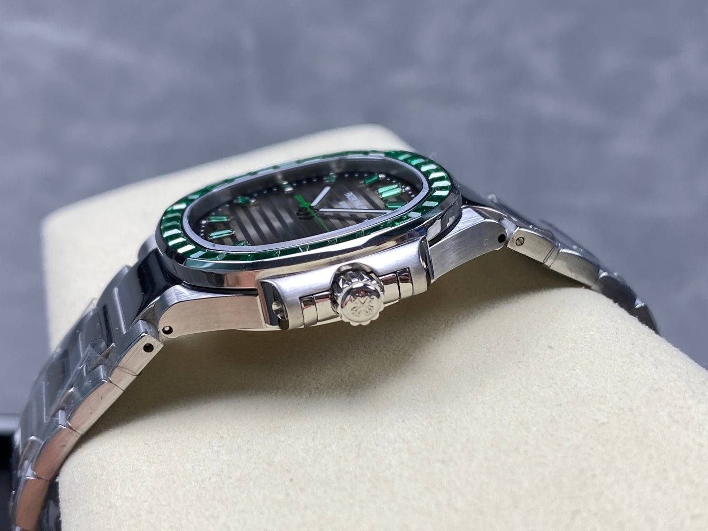 PATEK Nautilus 35.2mm Silver Green Black Dial