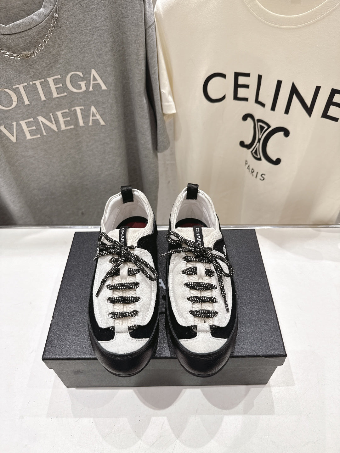 Channel 2026 Sneaker Calfskin And Suede 896465