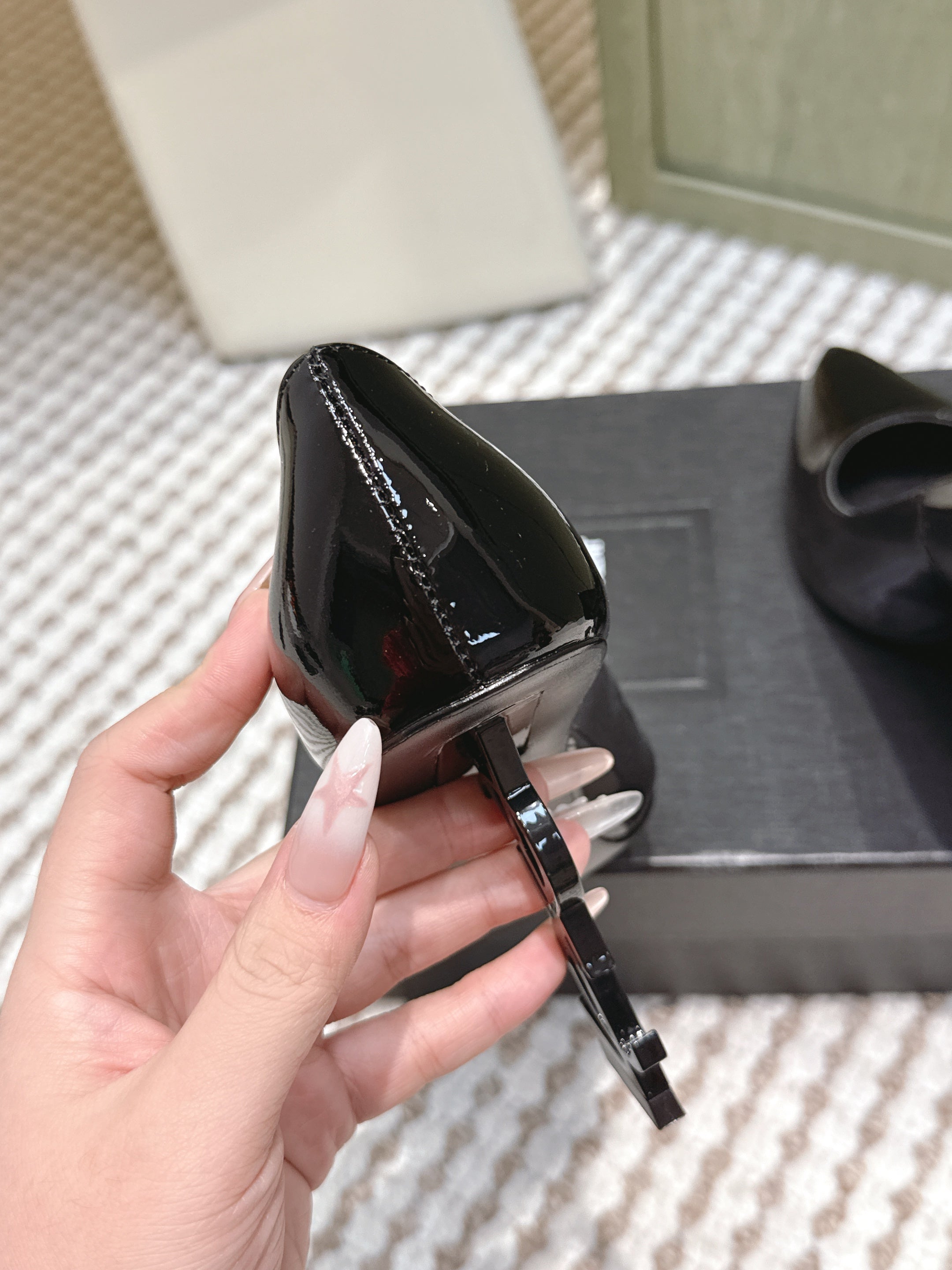 YSL 26ss High Heel Pumps 85 Black Patent Leather Black 654698