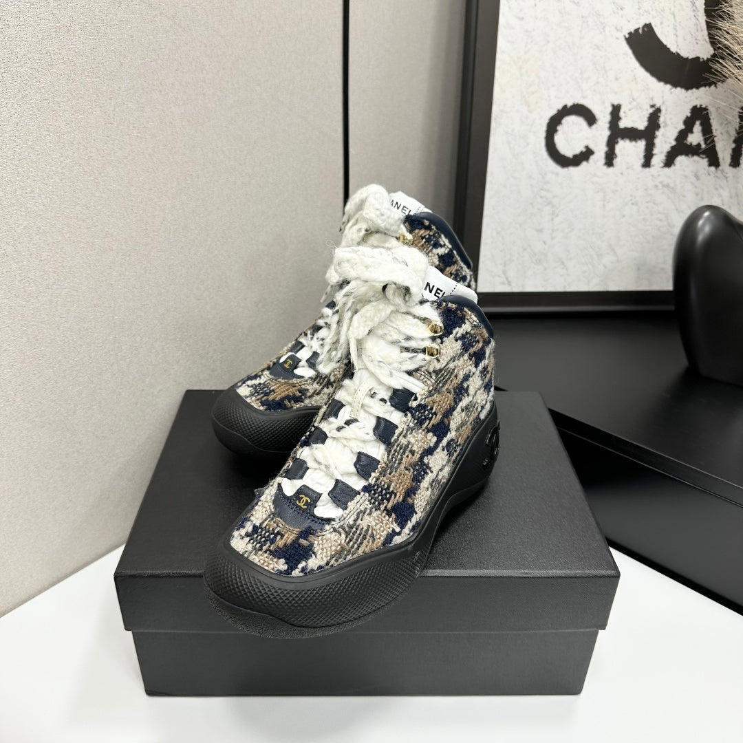 CC 26s Casual Sneakers Black Blue Beige Fabric Sheepskin 626366
