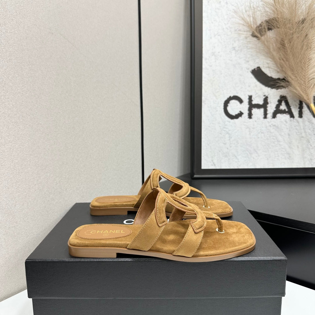 Chanel 2026 Flat Filp-Flops Leather Cowhide 822819