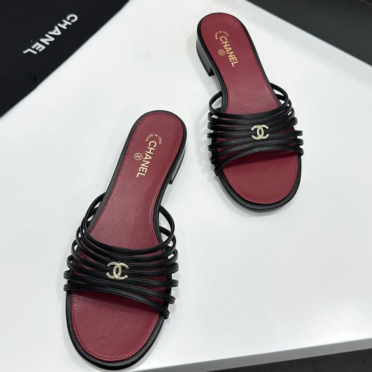 Channel 2026 Flat Slides Calfskin 894918