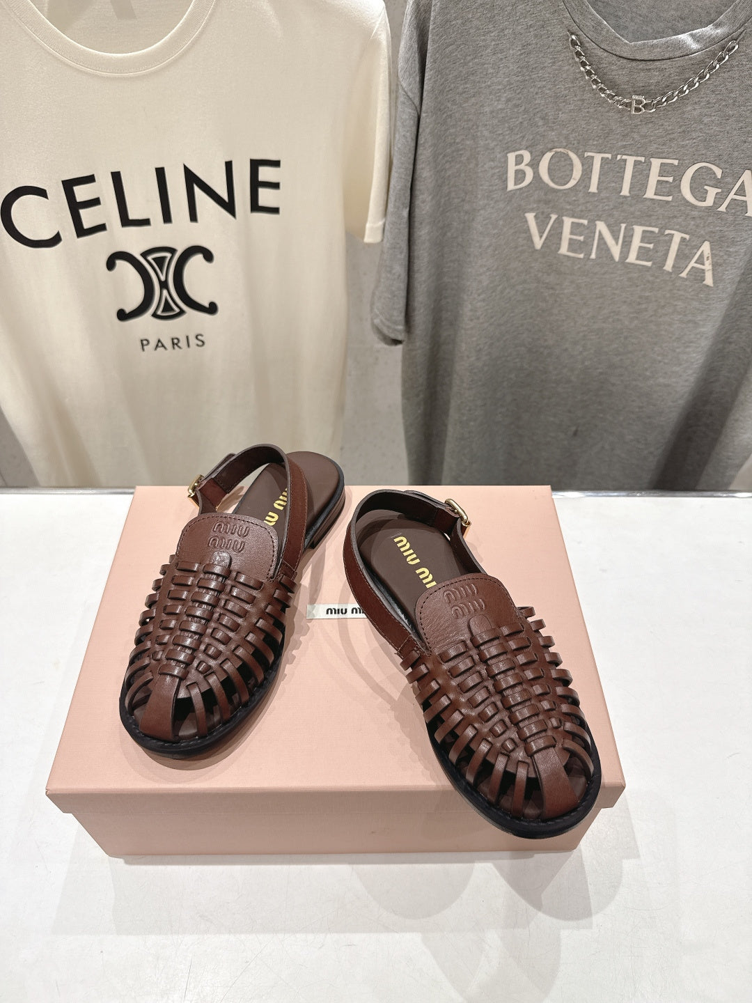 Miumiu 26ss Flat Sandals Brown Woven Cowhide 713122