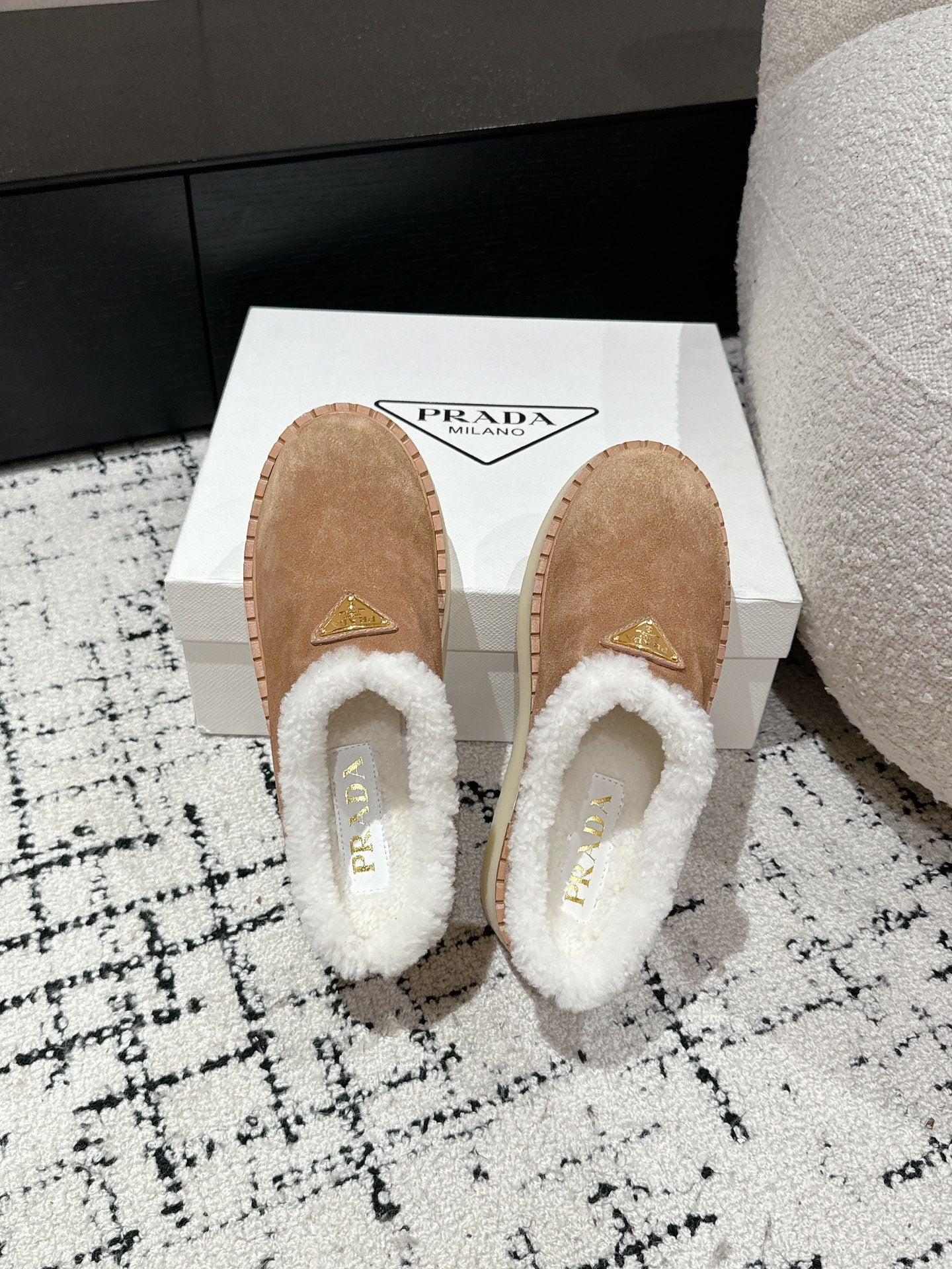 Prada 25 Mule Brown White Suede Fur 949368