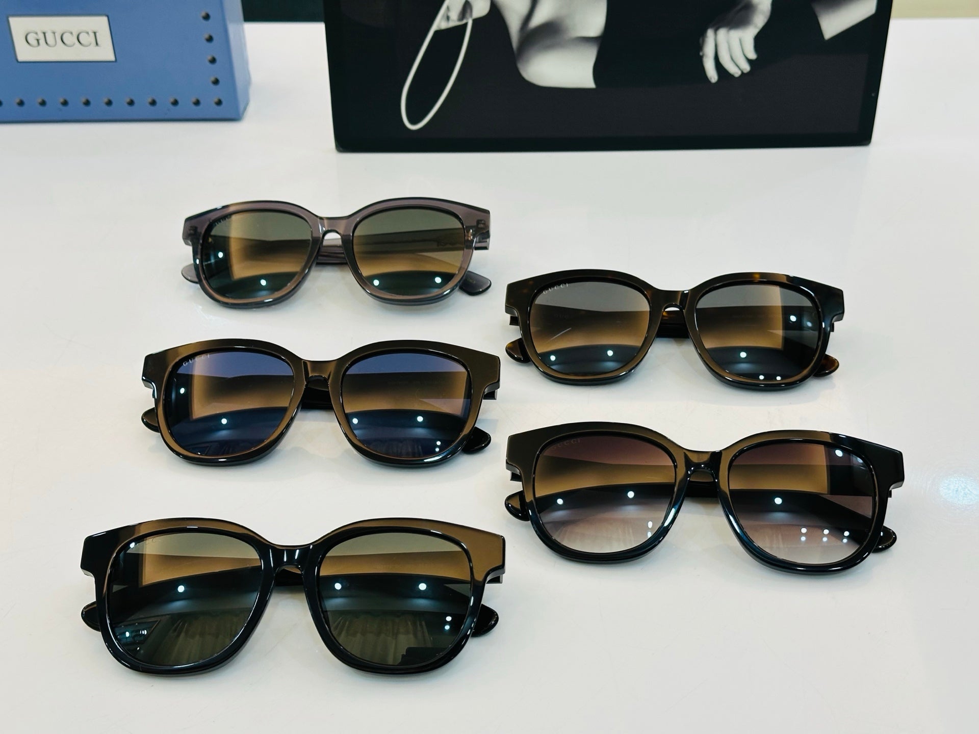 Gucci Sunglasses 692511