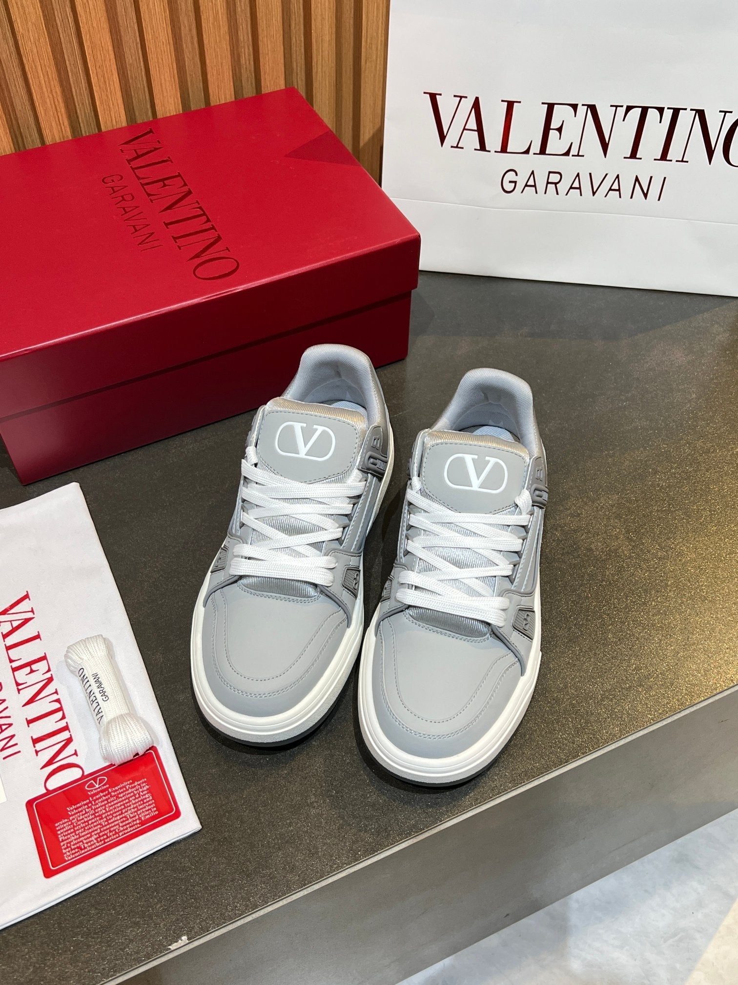 VT 25S Couple Sneakers Gray Calfskin 563121
