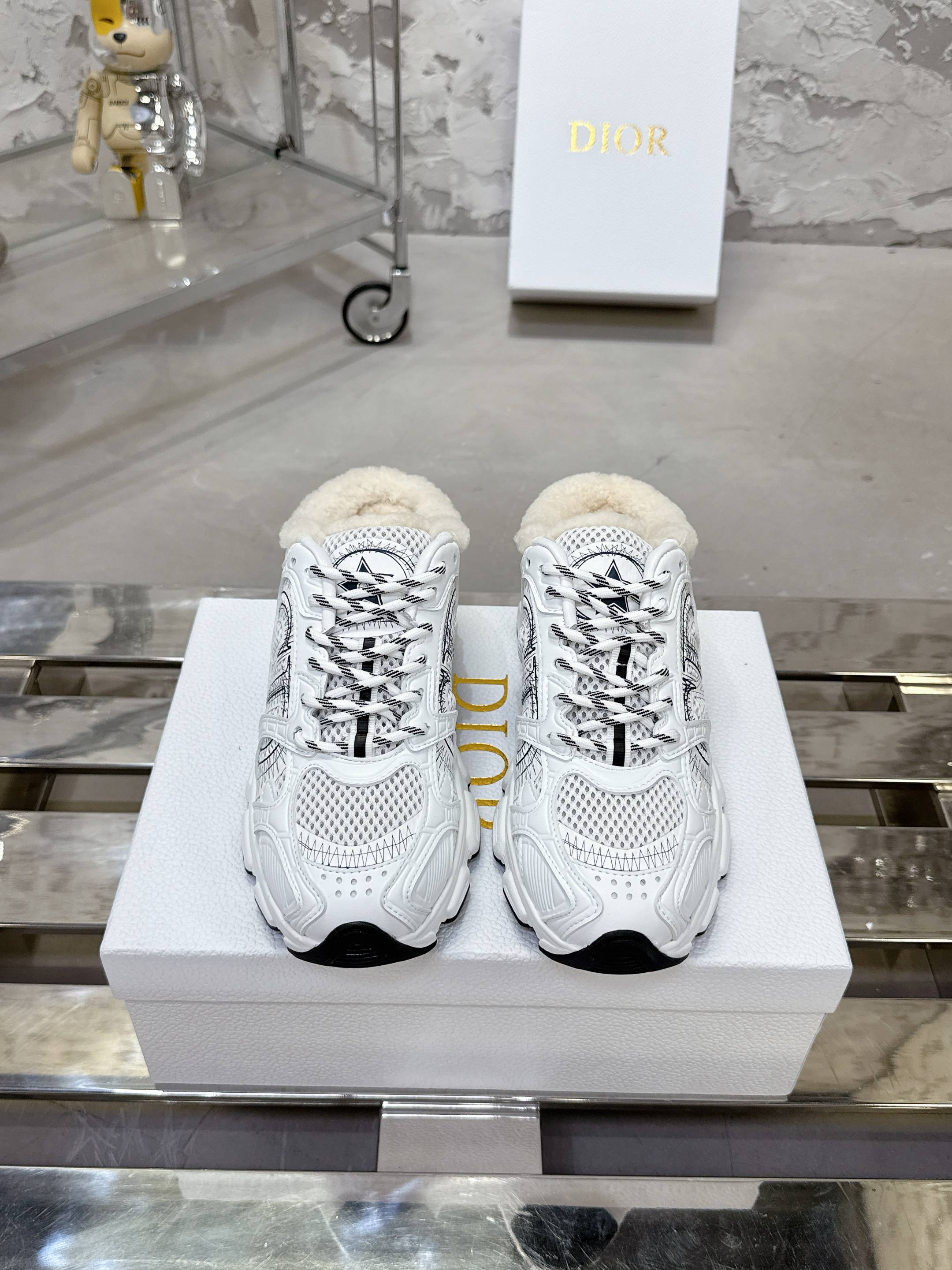 Dior 25 Chrono Sneakers White Black Mesh Calfskin 530324