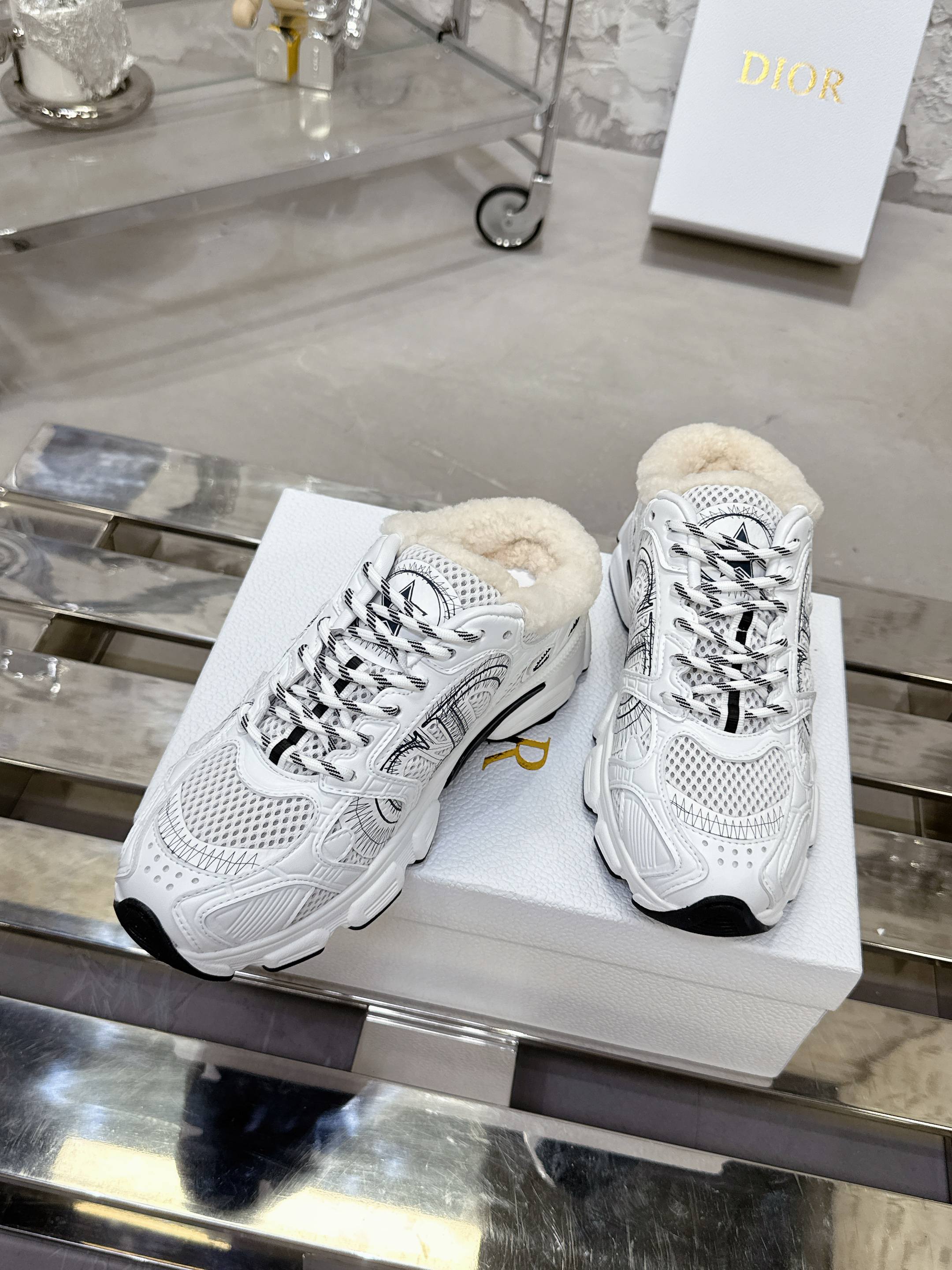 Dior 25 Chrono Sneakers White Black Mesh Calfskin 530324