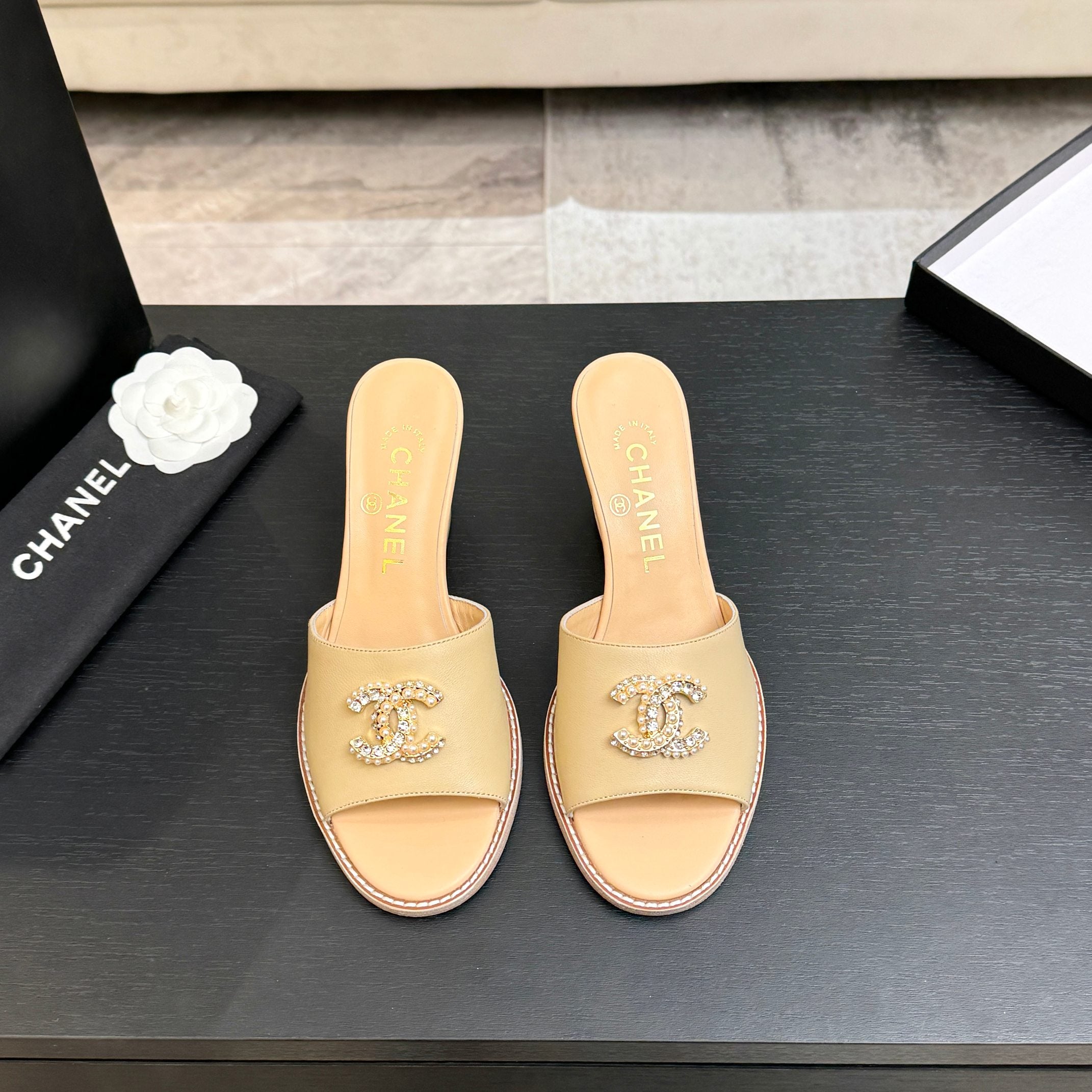 CC 2026 Wedge Sandals 65 Beige Lambskin 667774