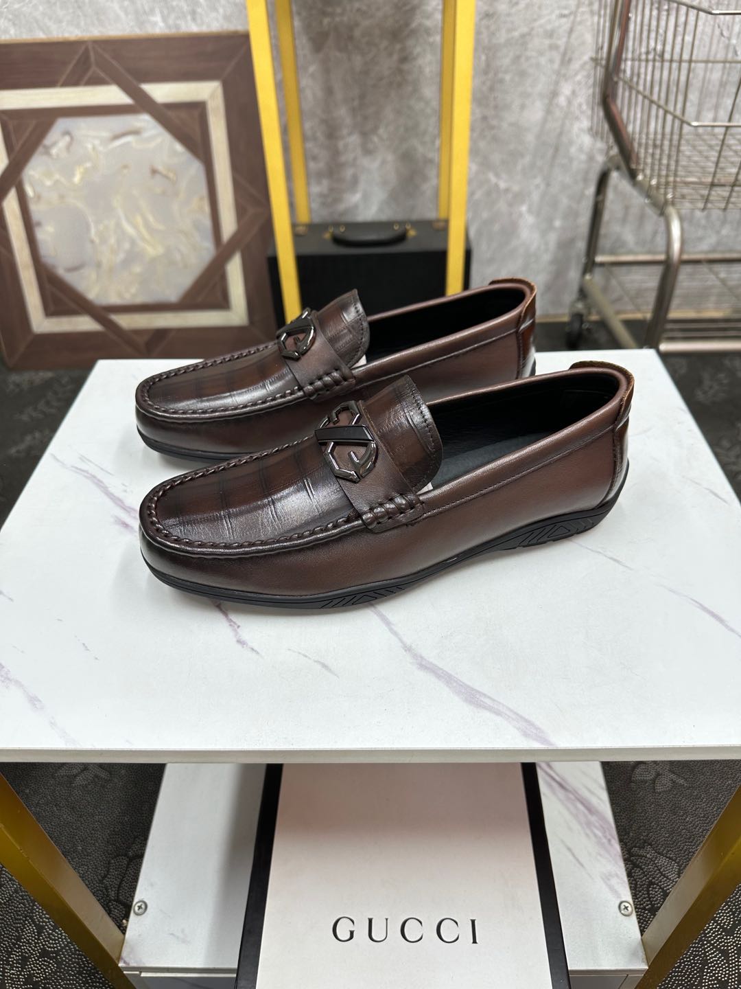 GG Men's Loafer Brown Embossed Cowhide 532511