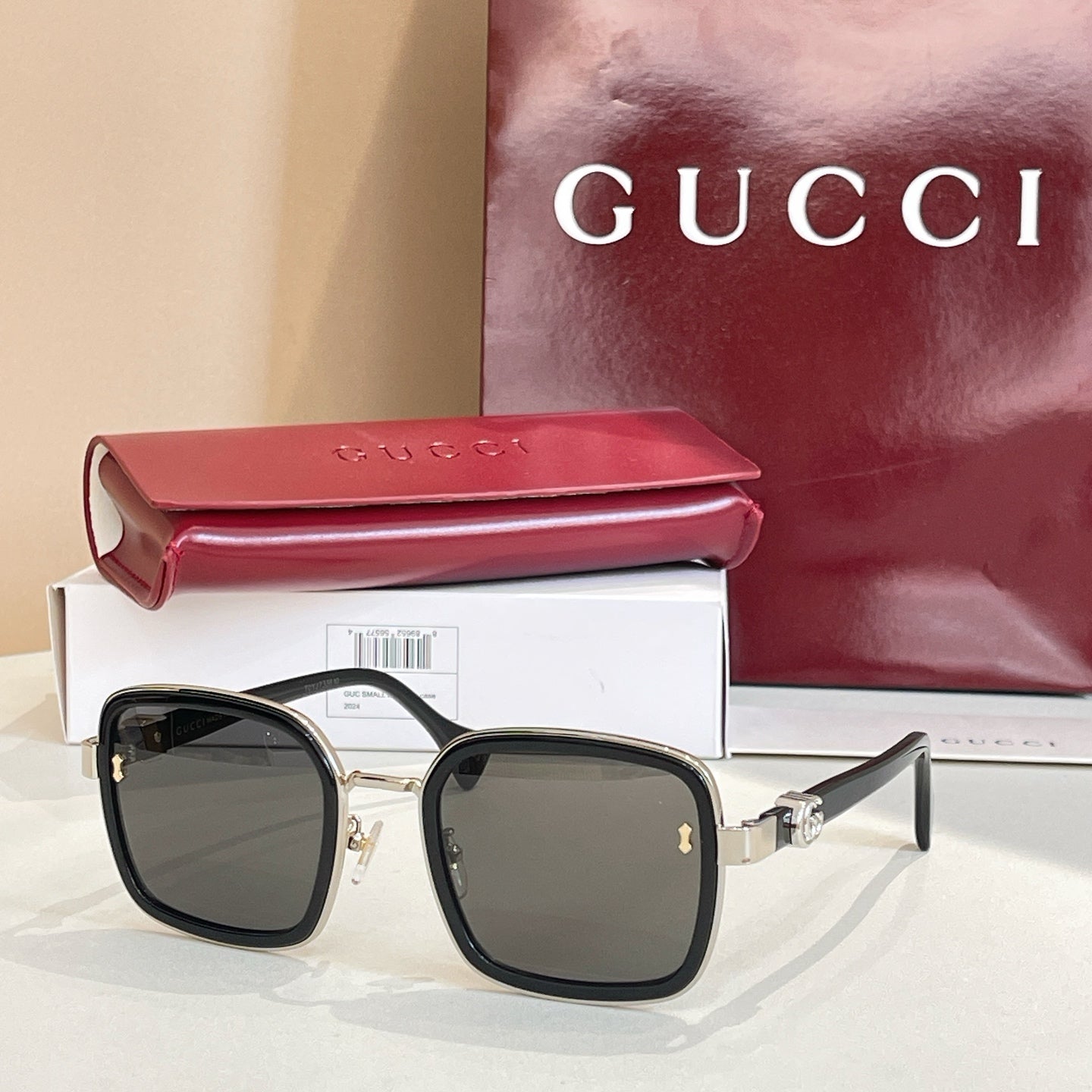 Gucci Sunglasses 690912