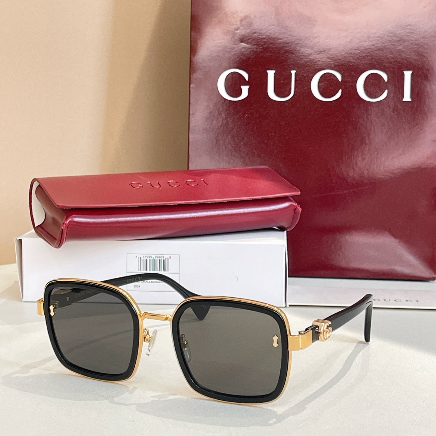 Gucci Sunglasses 690912