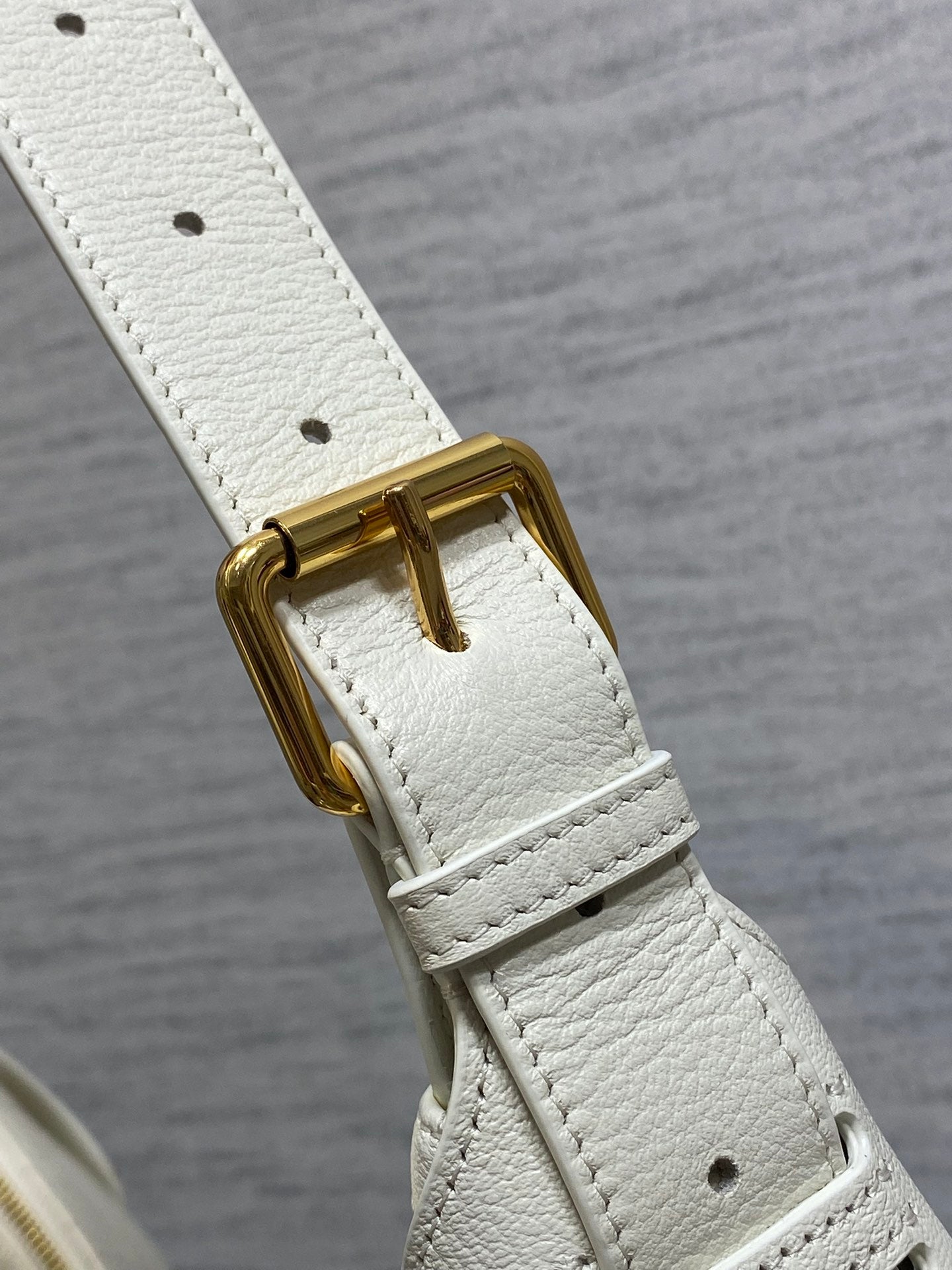 Dior 2025 Voyage Bag 34cm White Grained Calfskin 267767