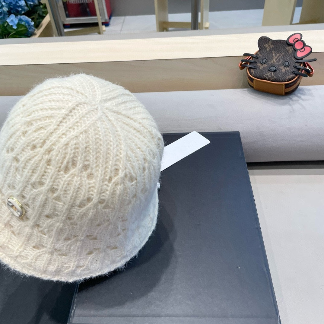 BUCKET HAT WHITE KNITTED FABRIC WITH RABBIT FUR 428092