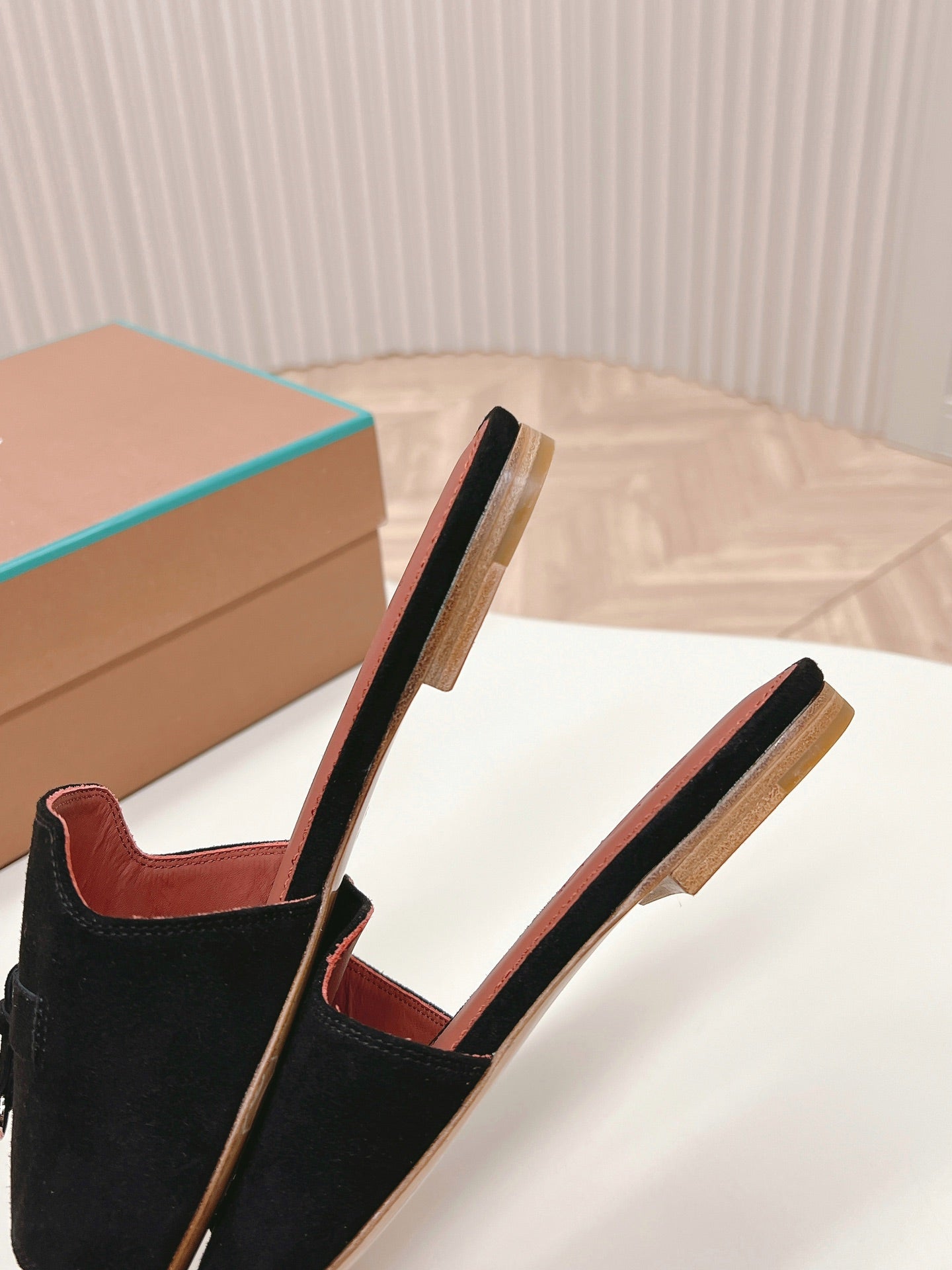 LP SUMMER CHARMS SANDALS IN BLACK SUEDE