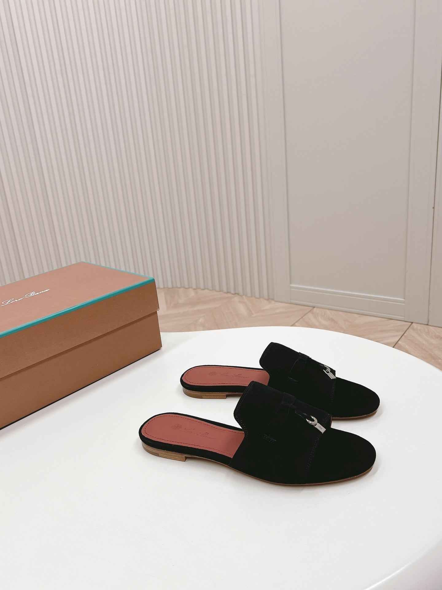 LP SUMMER CHARMS SANDALS IN BLACK SUEDE