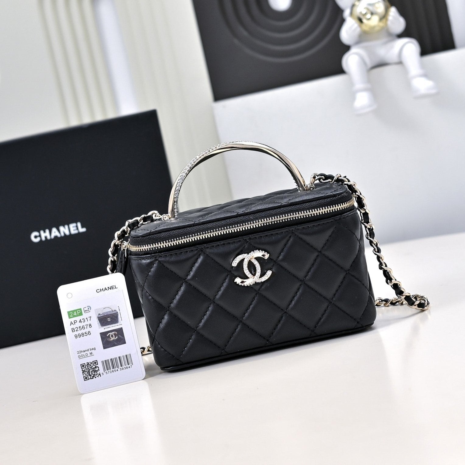 CC 24K Vanity Top Handle 17cm Black Lambskin Silver Hardware