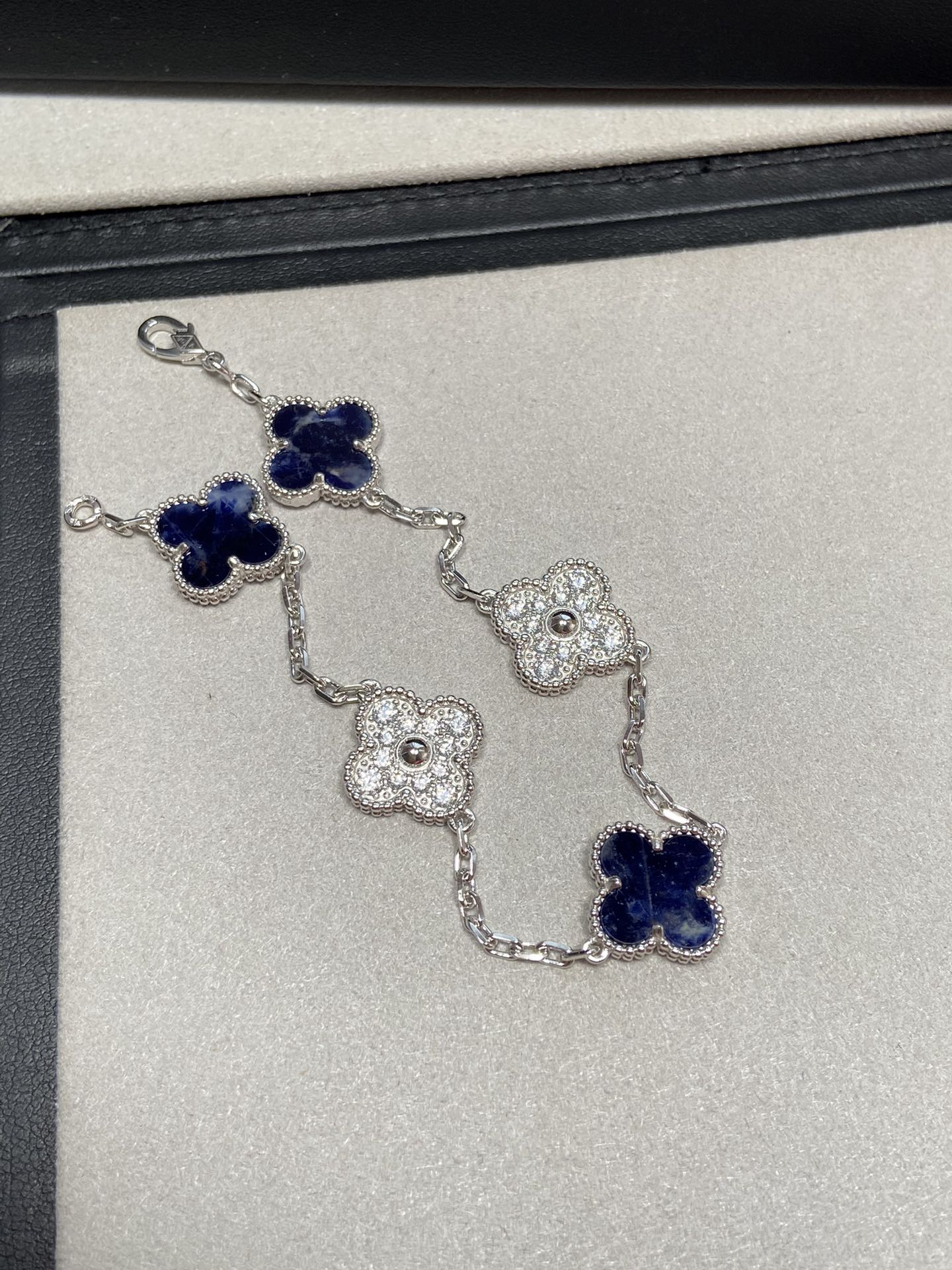 VCA Clover Blue 5 Motifs Sliver Bracelet