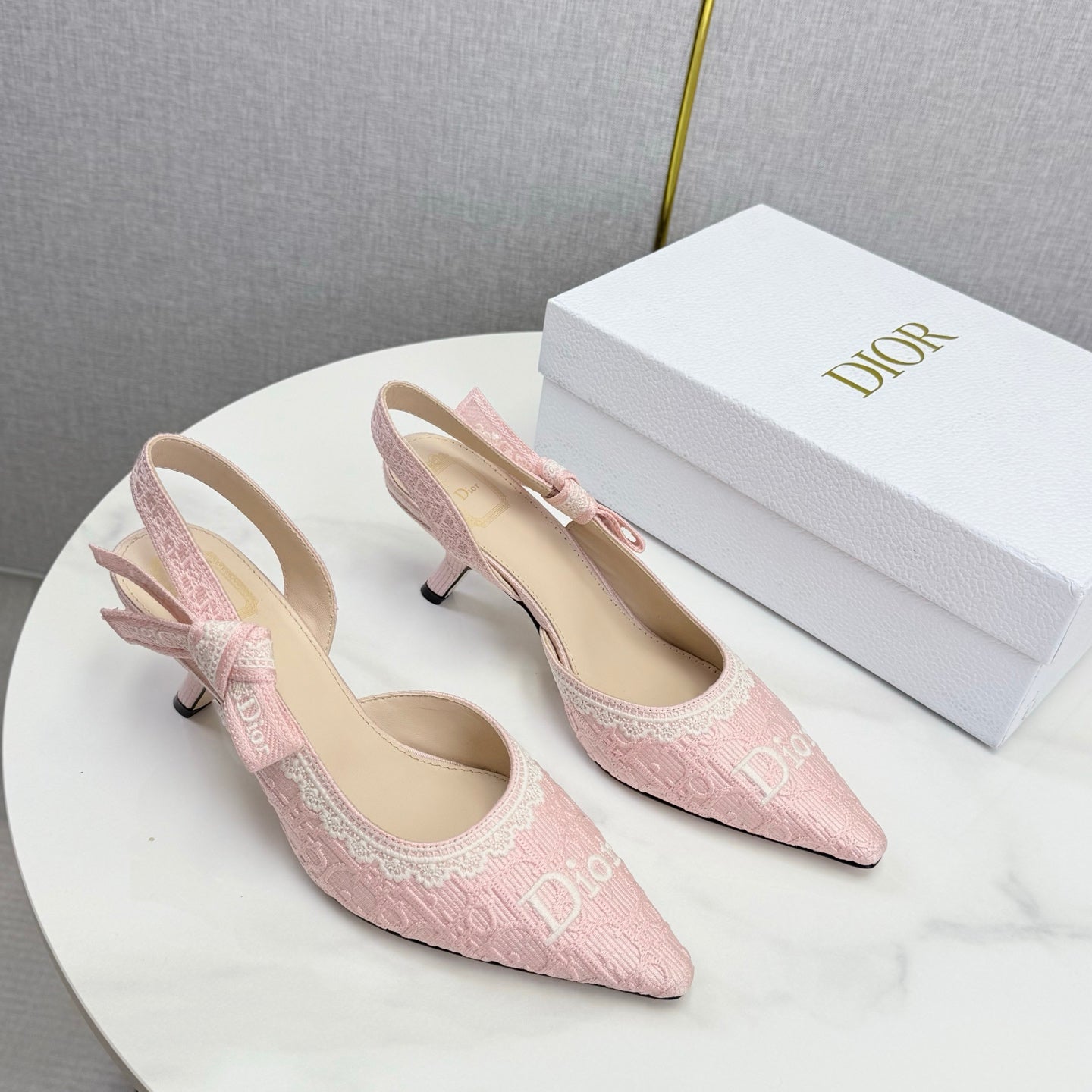 CD 26 Embroidered Slingback 65 Pink Canvas 620370