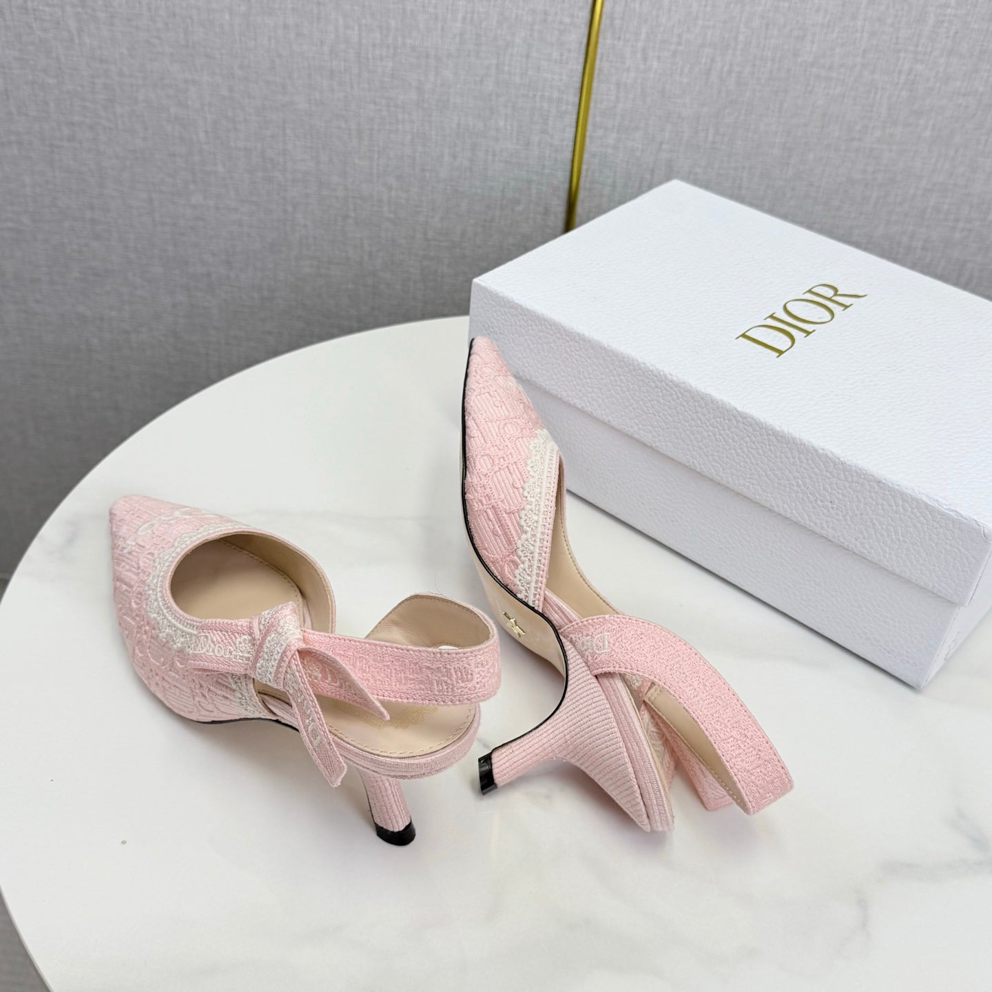 CD 26 Embroidered Slingback 65 Pink Canvas 620370