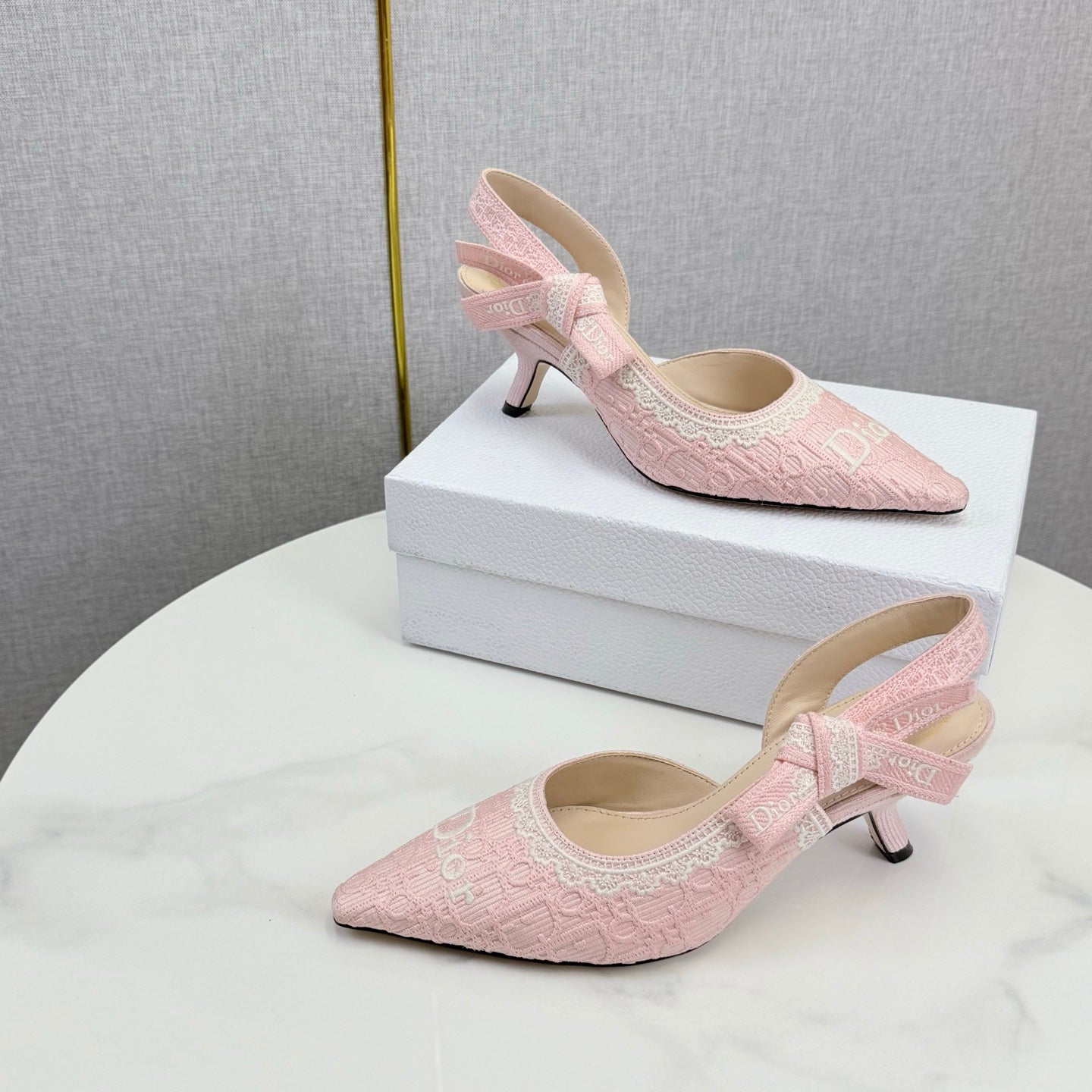 CD 26 Embroidered Slingback 65 Pink Canvas 620370