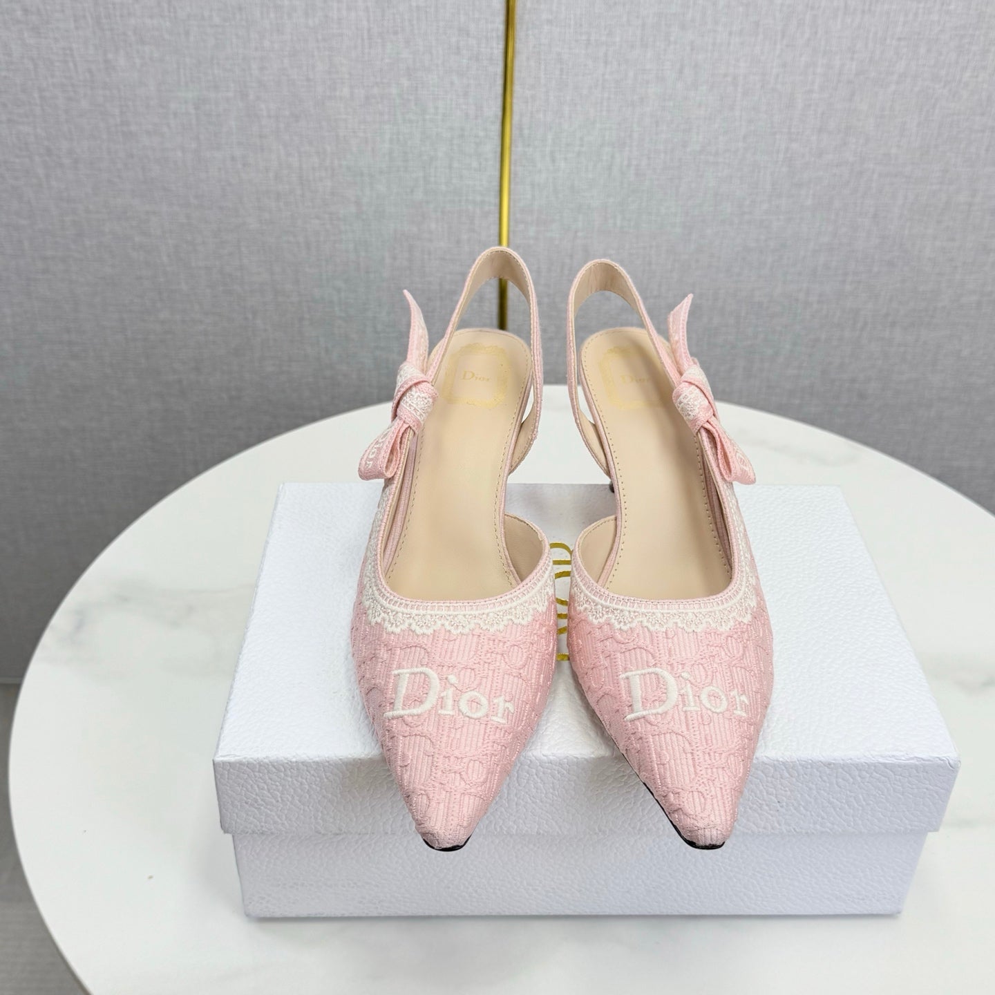 CD 26 Embroidered Slingback 65 Pink Canvas 620370