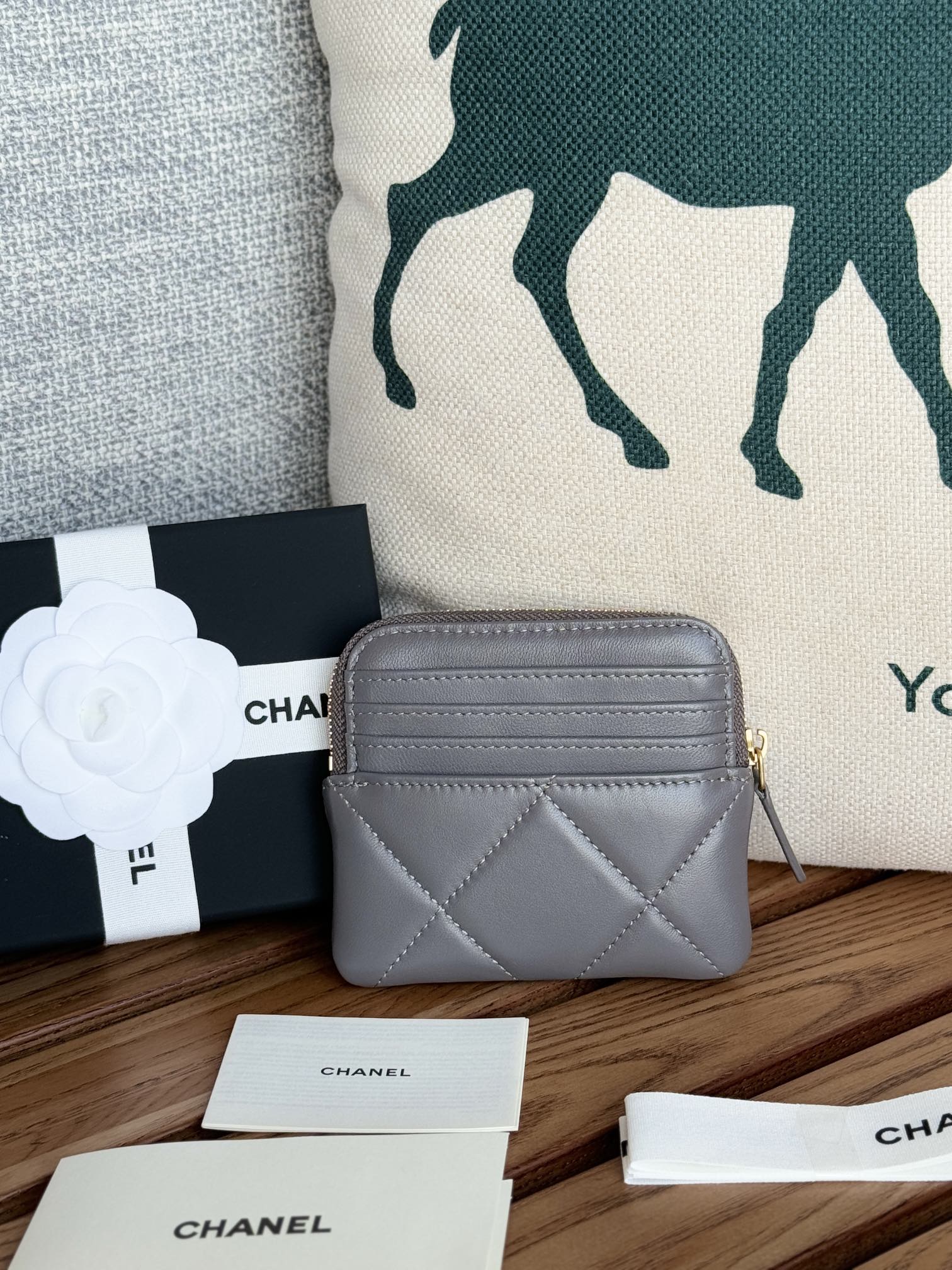 cc 19 zipped coin purse 11cm grey lambskin gold hardware
