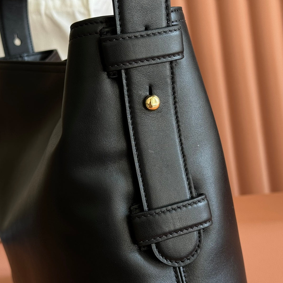 Gucci Beatrix Handbag 35 Black Cowhide  272128